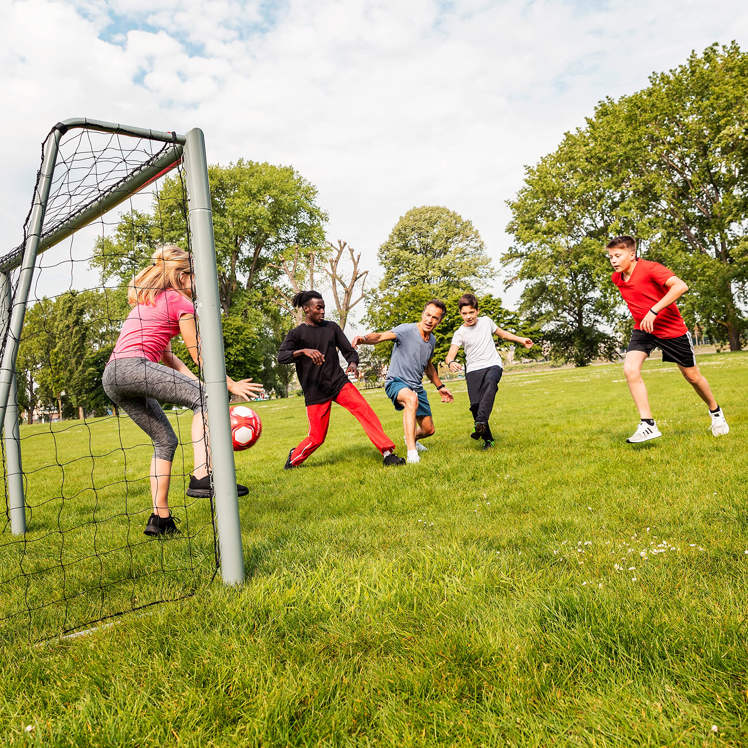 HUDORA Fußballtor Expert - großes Outdoor-Tor für Kinder und Erwachsene - wetterfestes und standfestes Tor mit engmaschigem Netz - Hochwertige Outdoor Torwand für Freizeit und Training