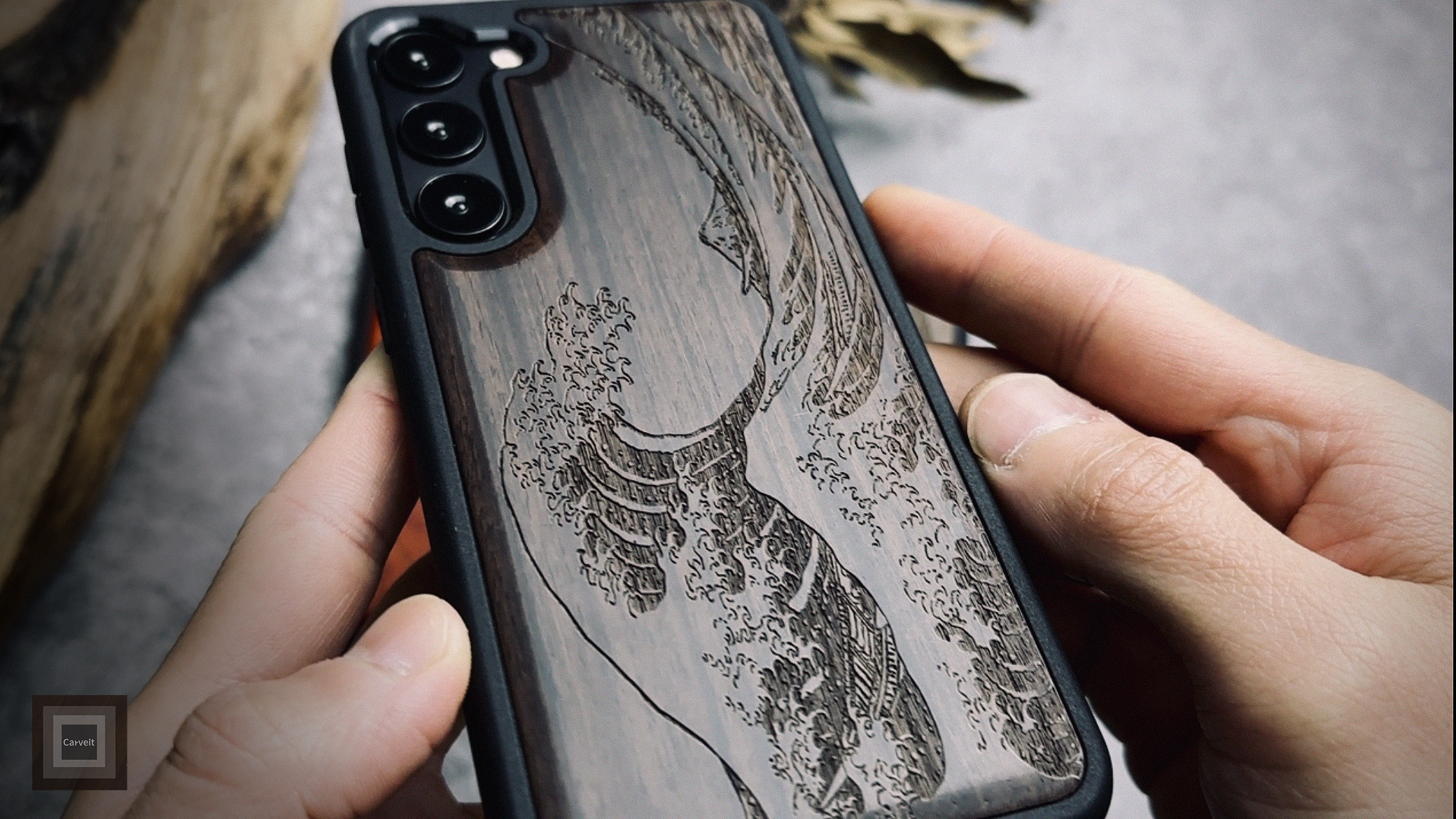 【色:黒い木】Carveit ウッドカバー 対応 Galaxy S24 Ultr Amazon.co.jp: Carveit ウッドカバー 対応 Galaxy S24 Ultra 用