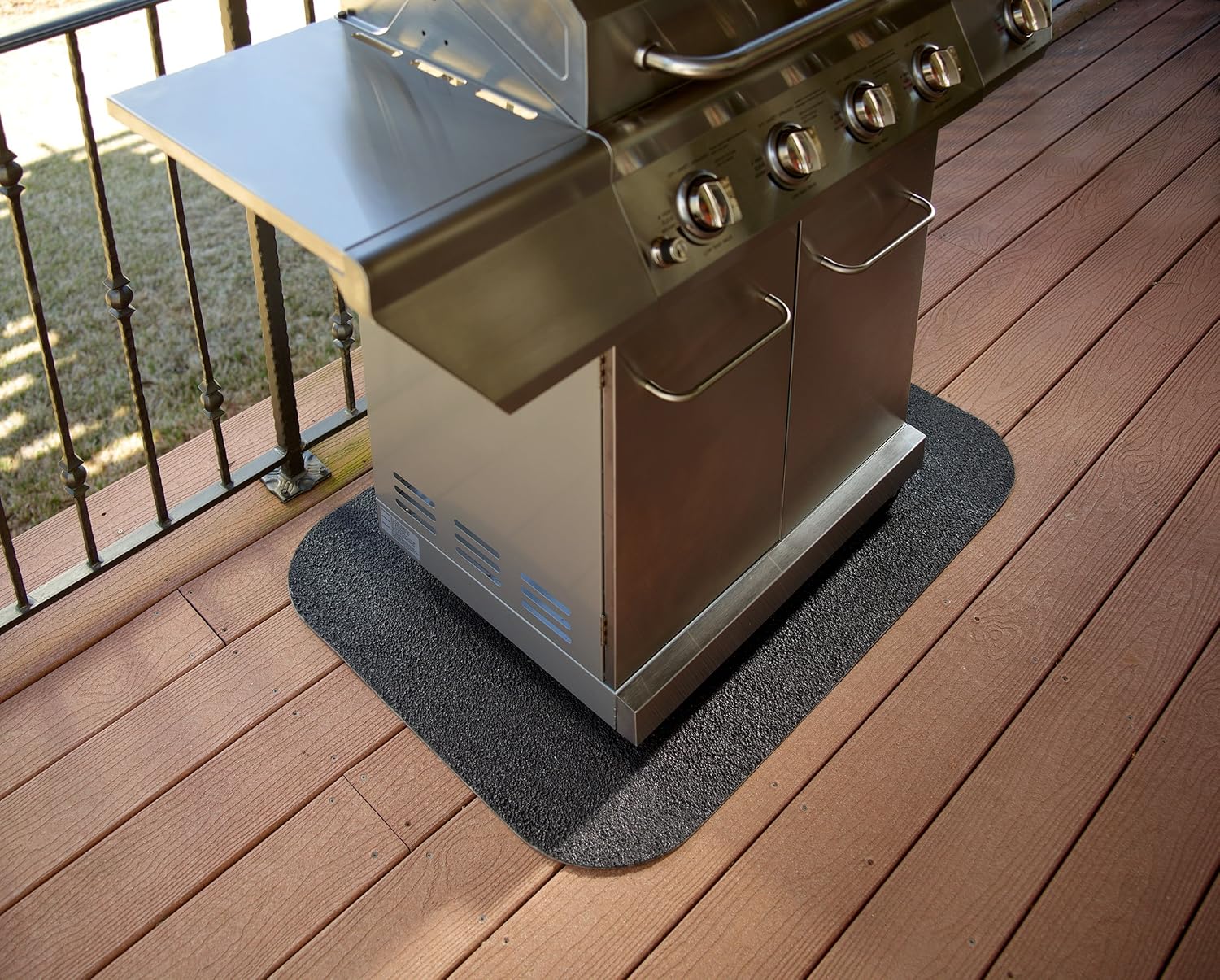 Diversitech Original Grill Mat Grill Mat - BBQ Floor Mat - Put Under Gas Grill, Fryer, Fire Pit - Protects Decks and Patios - 30 x 42 Inches - Rectangle - Black : Patio, Lawn & Garden