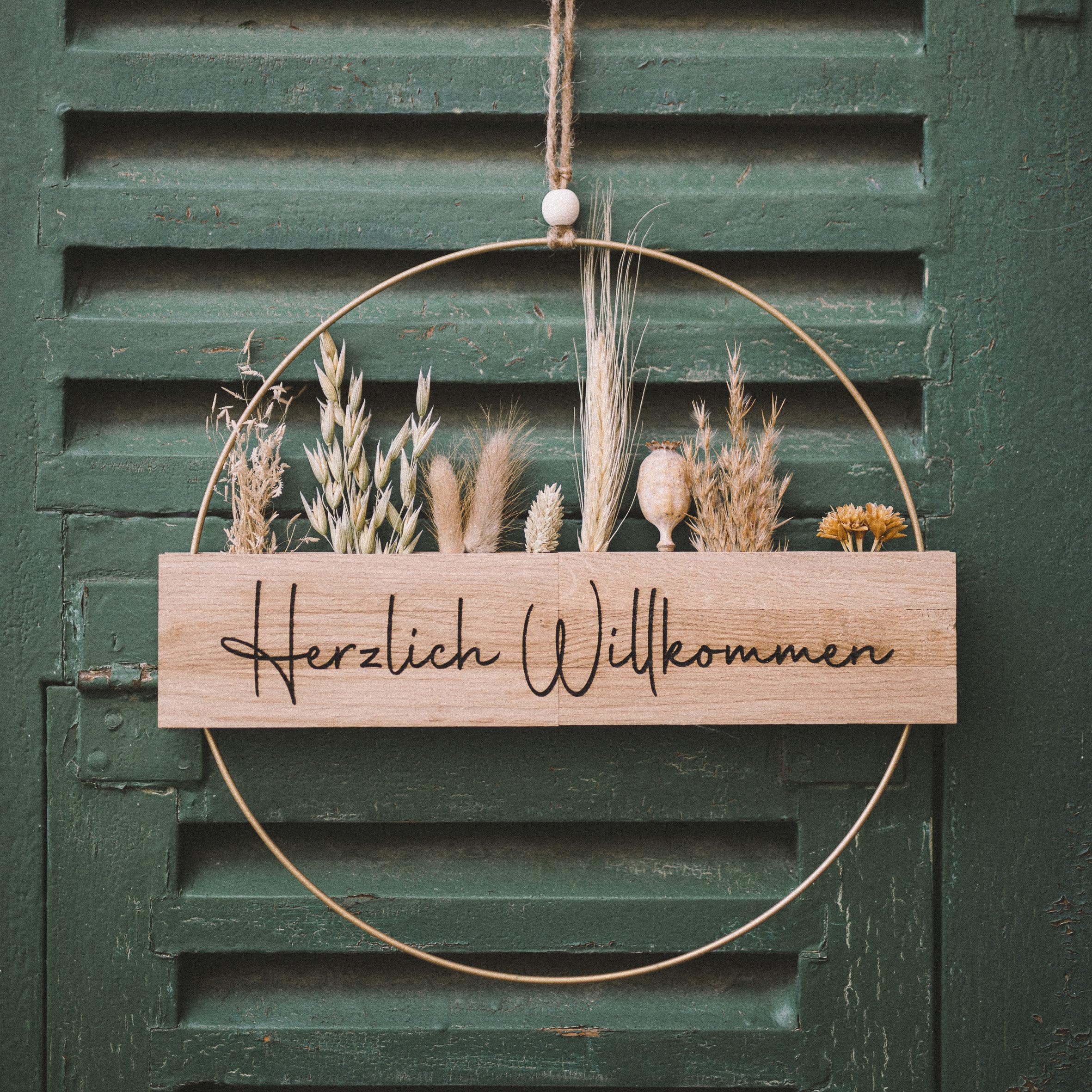 Türkranz Haustür Trockenblumen I Dekokranz ganzjährig I Willkommenskranz mit Herzlich Willkommen graviert I Türdekoration außen & innen I personalisierbar (Trockenblumen Naturtöne, Metallring 30cm)