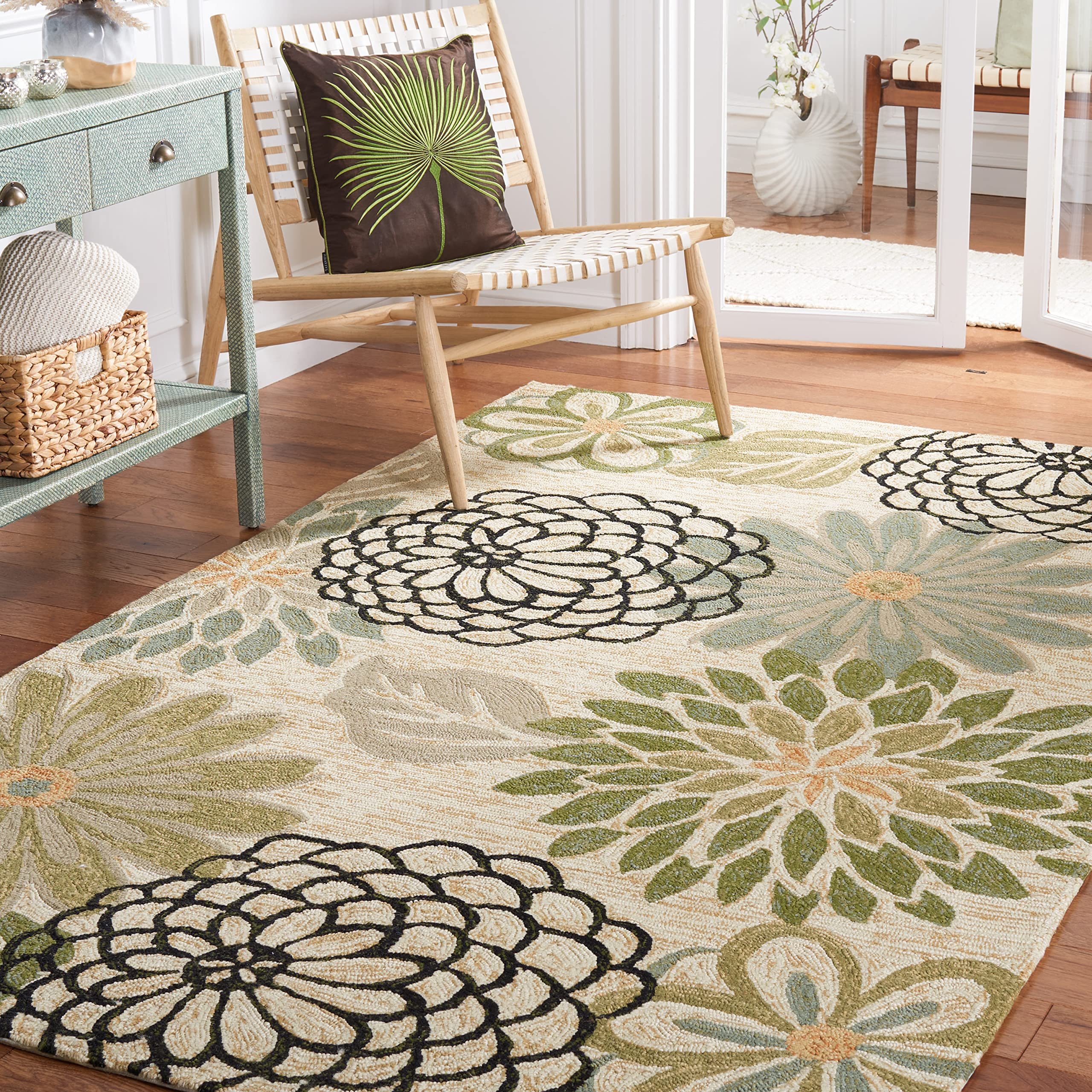 SAFAVIEH Four Seasons Collection 5' x 7' Beige / Multi FRS222A Hand-Hooked Floral Area Rug