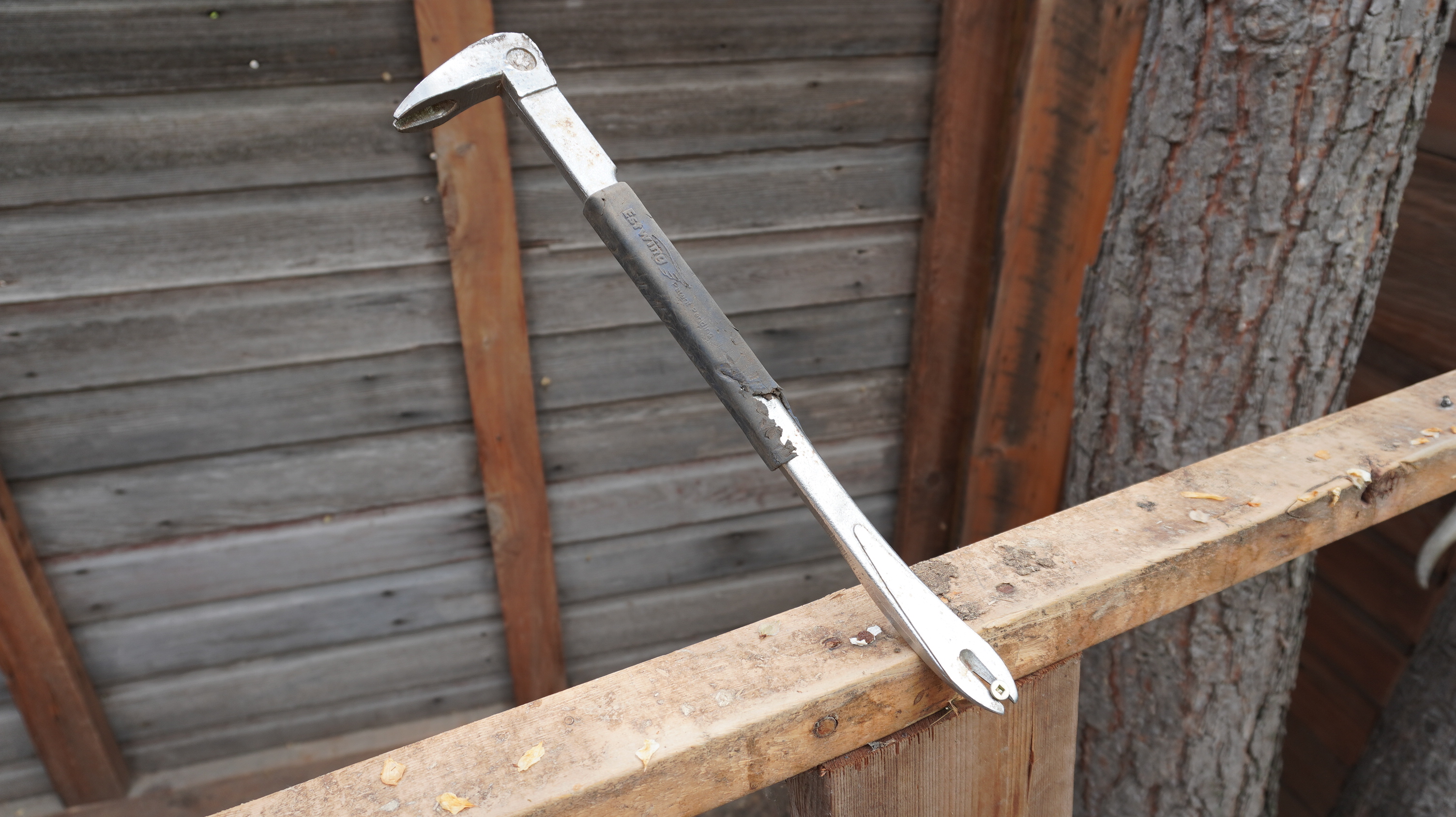 Watch Estwing Pro Claw Nail Puller - The Woodworkers Eraser on