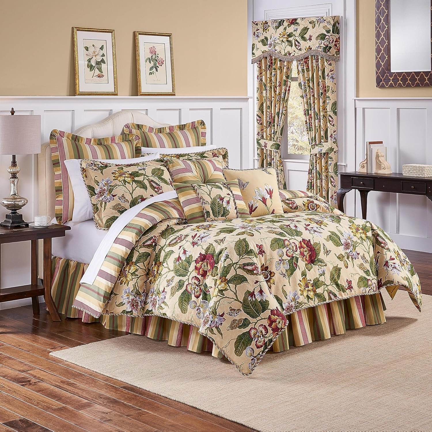 Laurel Springs King Red Cotton Reversible Comforter Set