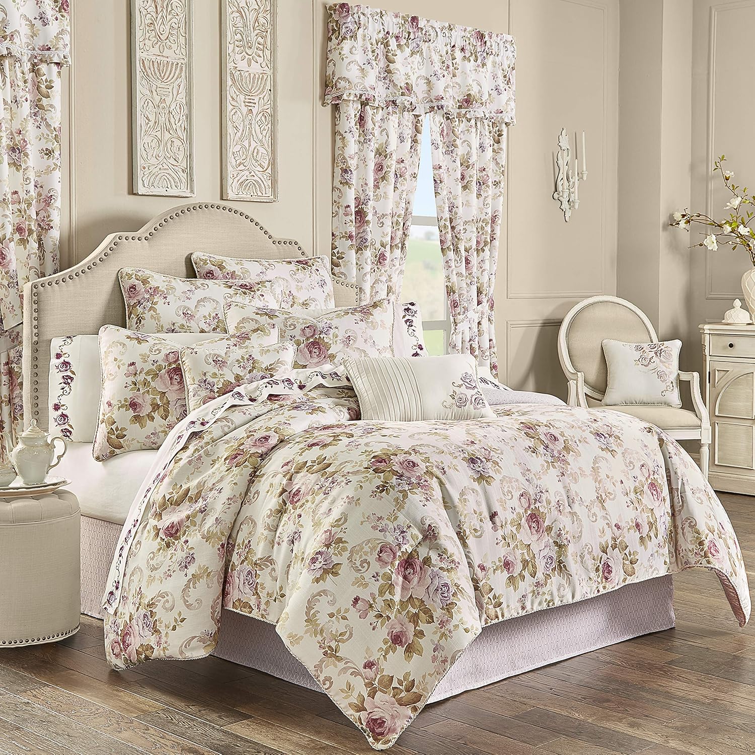 Royal Court Chambord Classic Floral 4 Piece Comforter Set, Lavender, Queen 90x92