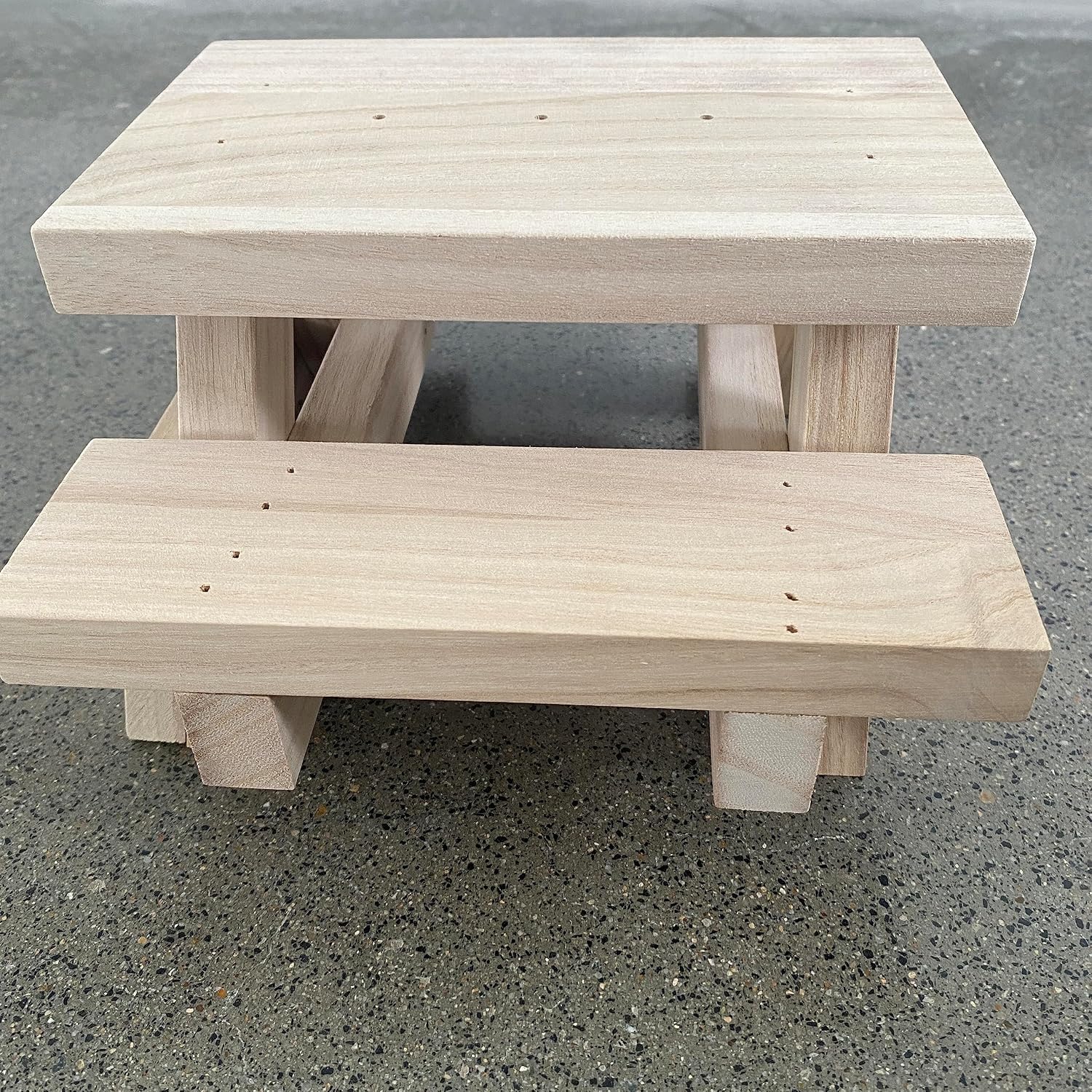 Squirrel Feeder Picnic Table: Durable Wooden Squirrel Picnic Table for Garden - Charming Chipmunk Feeders for Outside Fun - Attract Wildlife with Unique Squirrel Table Feeder