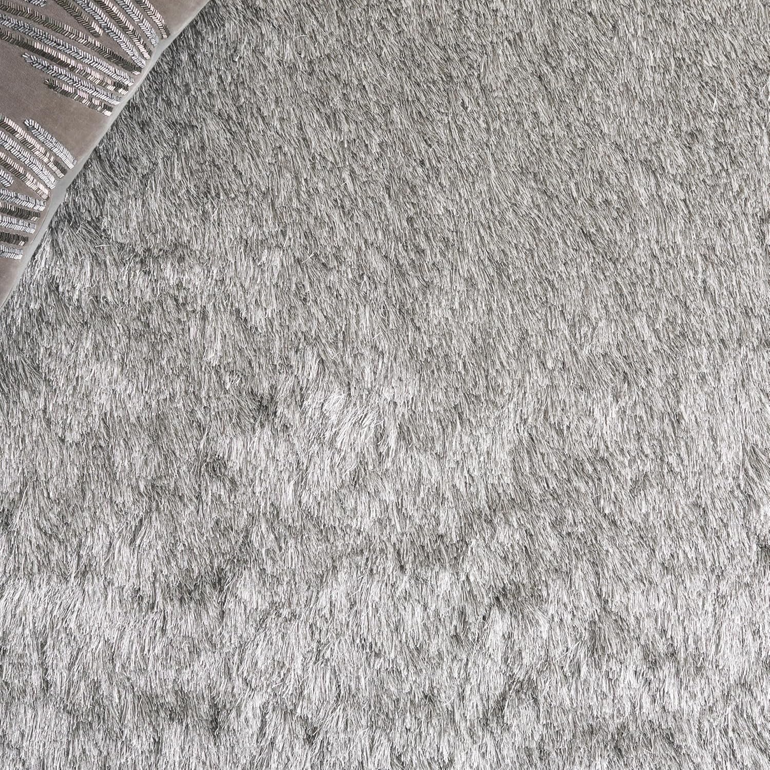SAFAVIEH Area Rug 5x7 - Paris Shag Collection - Silver, Handmade, Soft Flowing Pile, Ideal for Living Room, Bedroom, Dining Space (SG511-7575)
