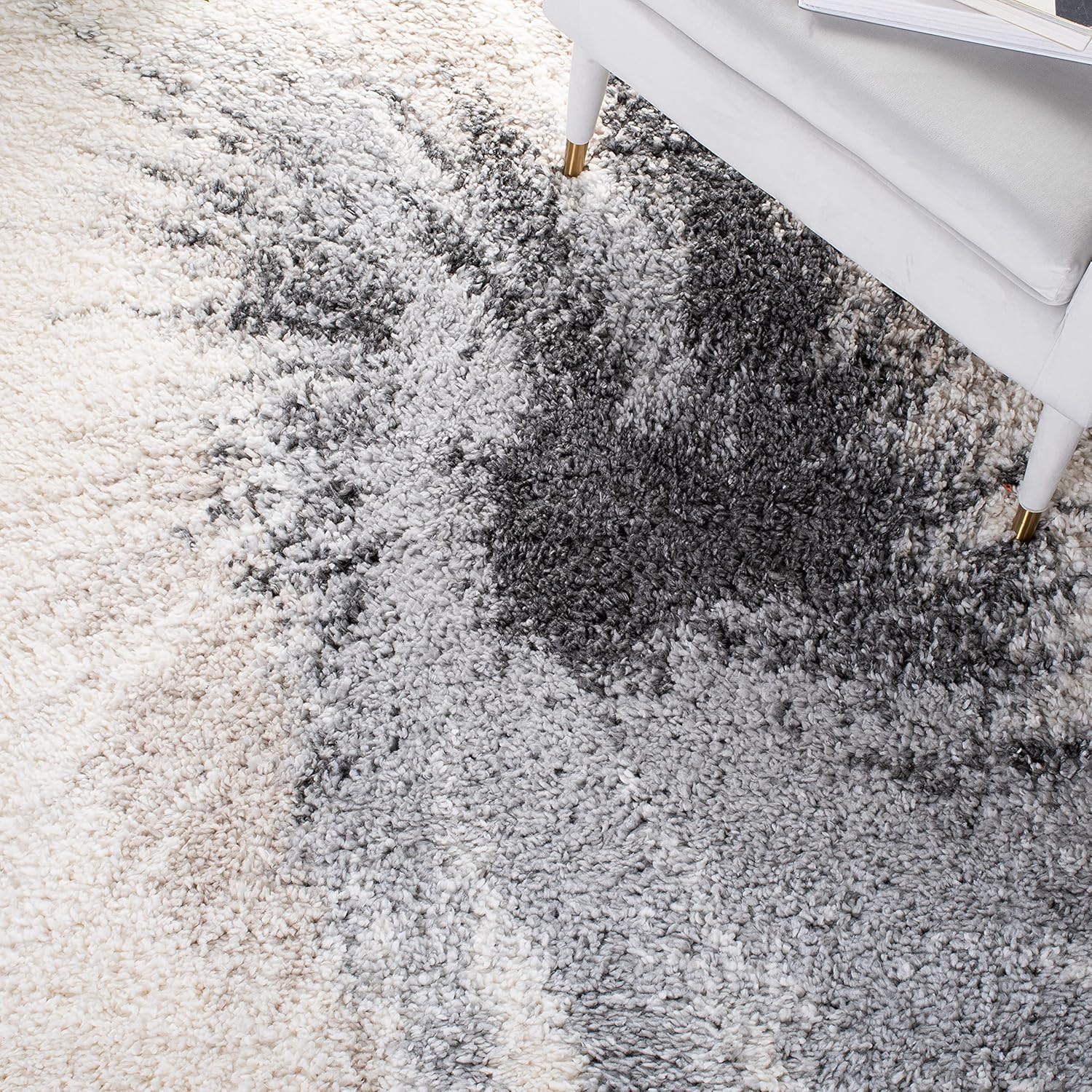 SAFAVIEH Fontana Shag Collection Runner Rug - 2'3" x 6', Grey & Ivory, Modern Abstract Design, Non-Shedding & Easy Care, 2-inch Thick Ideal for High Traffic Areas in Living Room, Bedroom (FNT894F)