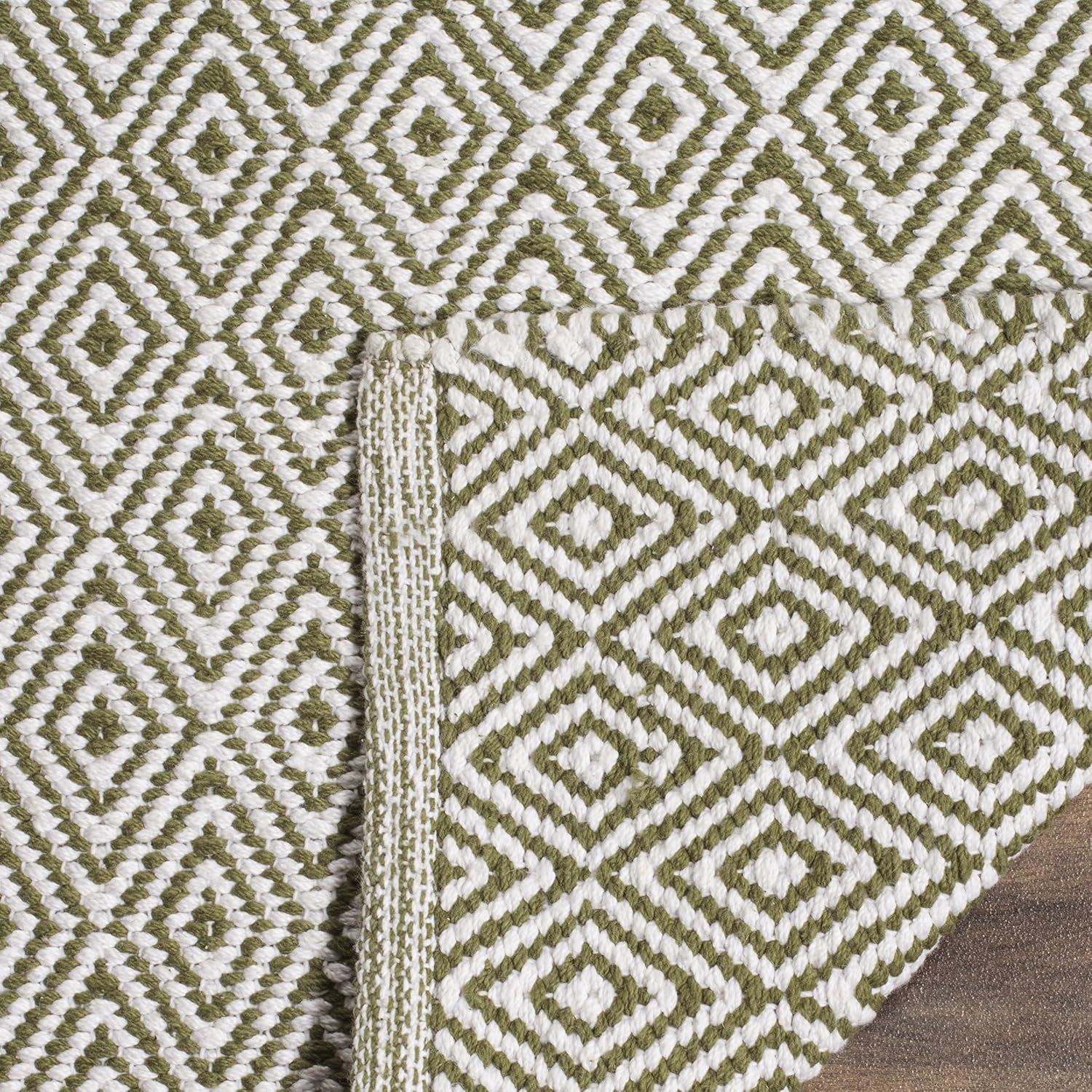 SAFAVIEH Montauk Collection Accent Rug - 2'6" x 4', Ivory & Green, Handmade Flat Weave Cotton, Ideal for High Traffic Areas in Entryway, Living Room, Bedroom (MTK515H)