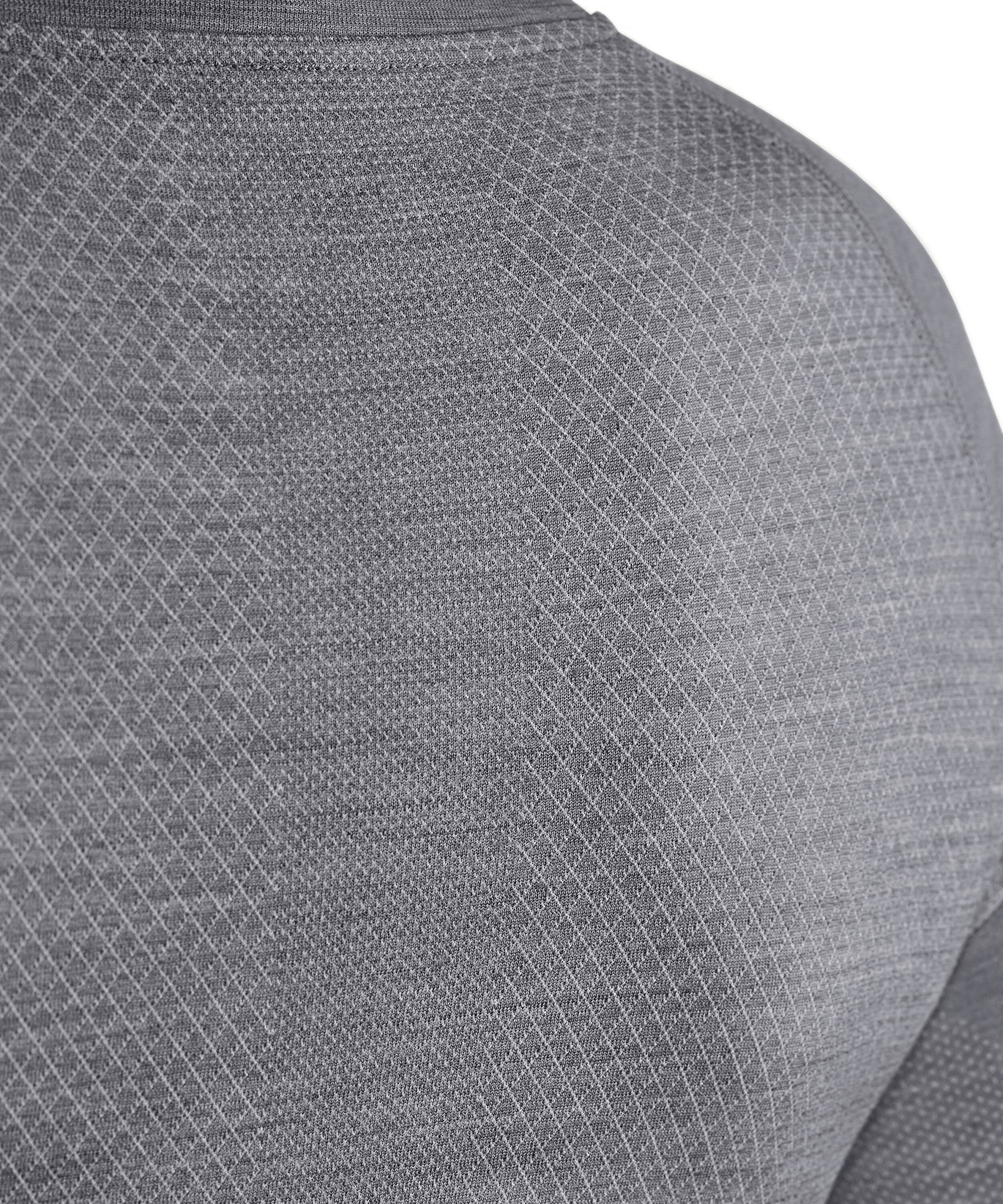 FALKE Damen Wool-Tech Light V Neck Funktionsshirt Langarm atmungsaktiv klimaregulierend geruchshemmend nachhaltige Wolle Funktionsmaterial warme und kalte Temperaturen Funktionsunterwäsche 1 Stück | aus Merinowolle für warme bis kalte Temperaturen