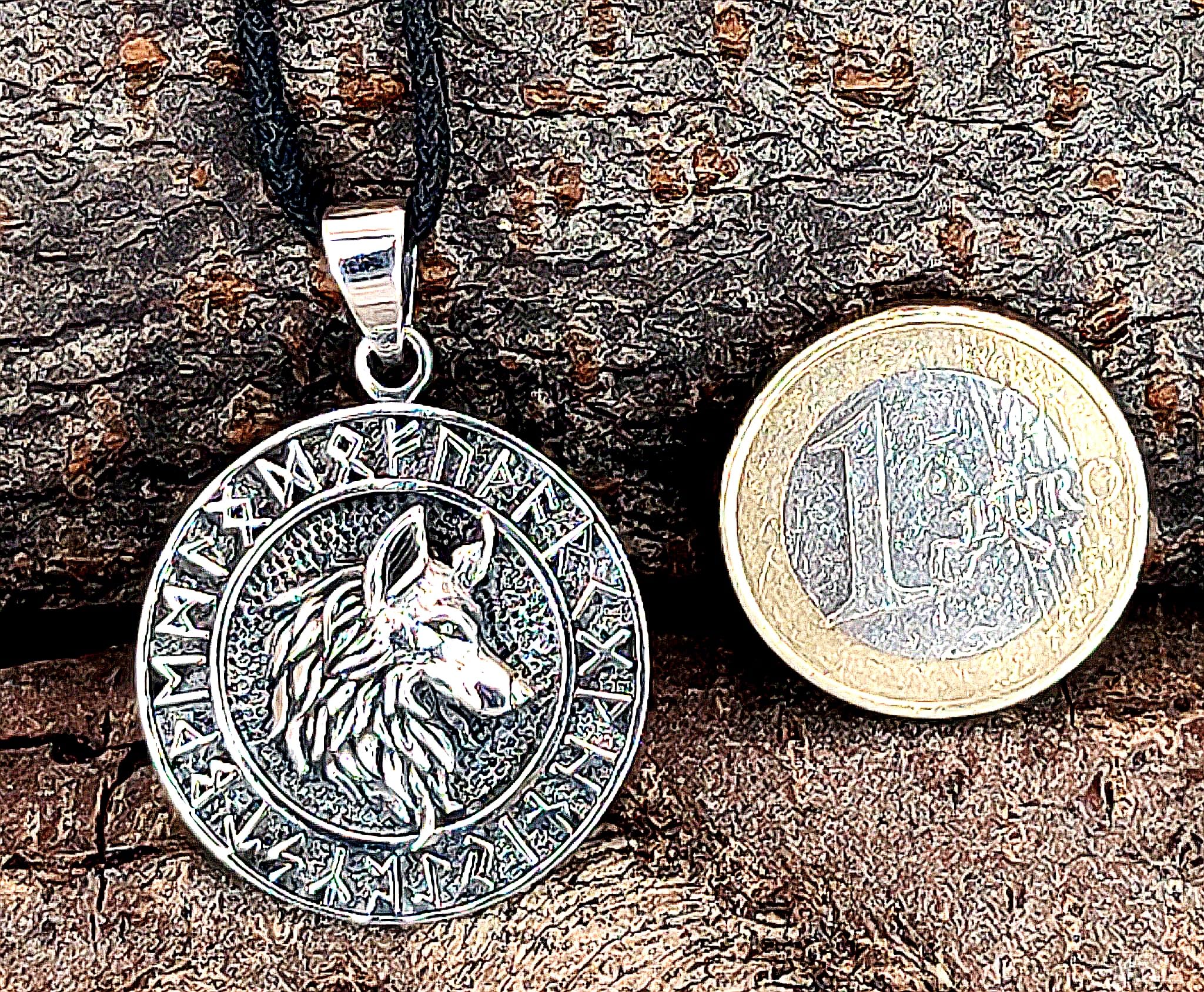 Kiss of Leather Wolfskopf Anhänger aus 925 Sterling Silber mit Baumwollband SI.352