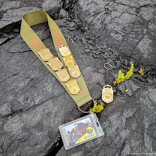 Miniatura 2 de National Park Junior Ranger Scouts Insignias Display LanyardEsmalte Pin & Patch Organizador