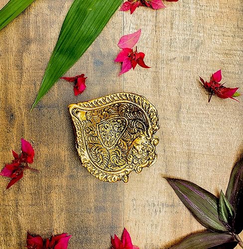 Miniatura 4 de Wonder Care Estatua de Ganesha Lakshmi esculpida en gran detalle en marfil con acabado antiguo de metal Diya para lámpara de aceite Diwali Pooja,