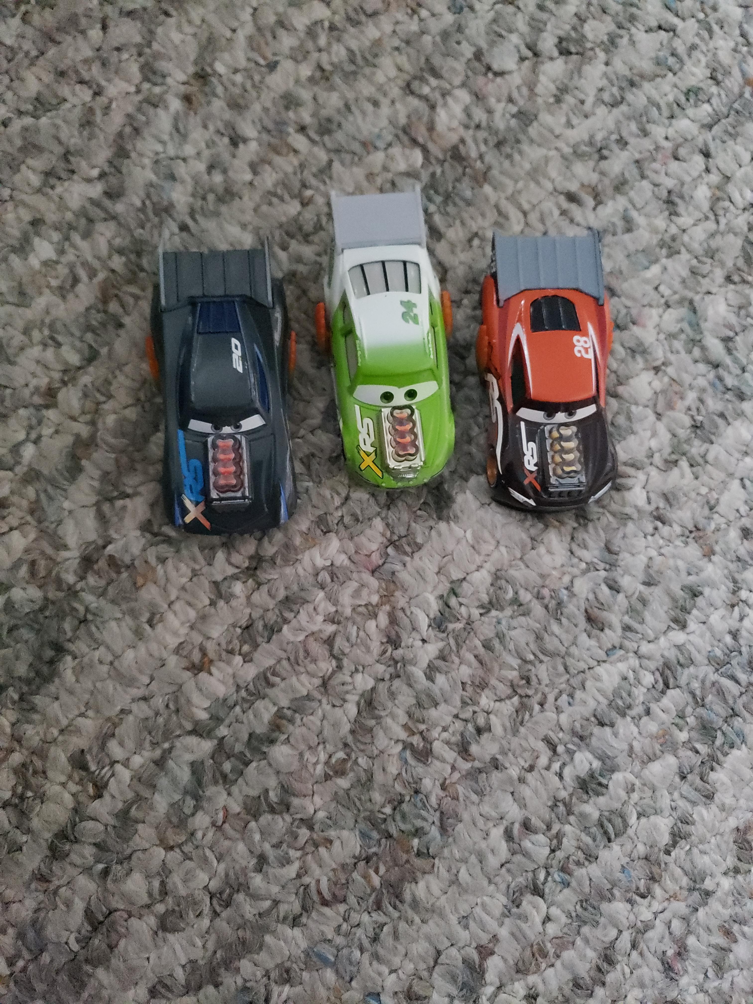 Mattel - Cars - XRS Drag Racers Diecast 3 Pack (Disney/Pixar) : Amazon ...