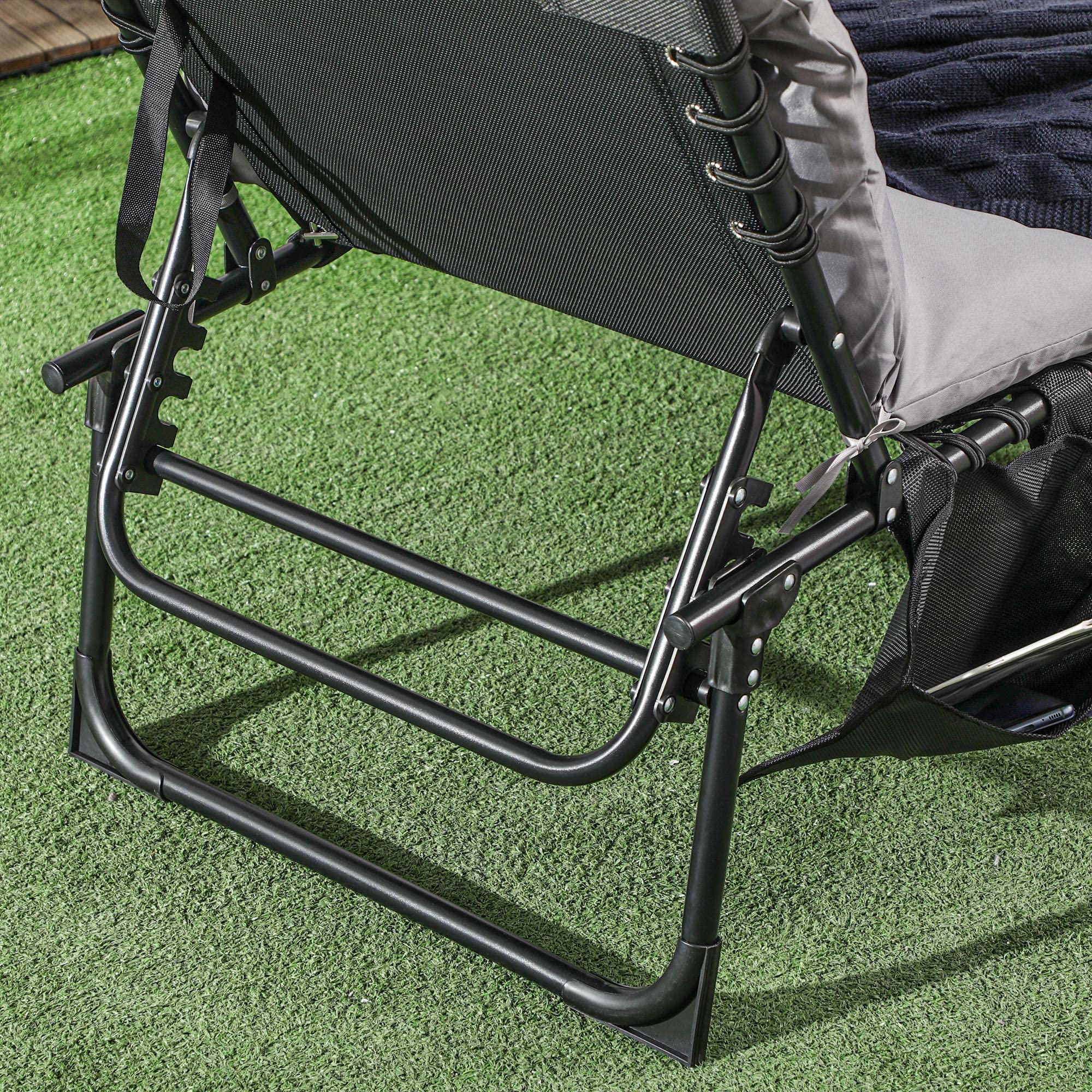 Outsunny Bain de soleil, chaise longue pliante avec coussin, appuie-tête, poche latérale, textilène, transat jardin extérieur inclinable de plage camping piscine terrasse 58 x 189 x 32,5 cm gris clair