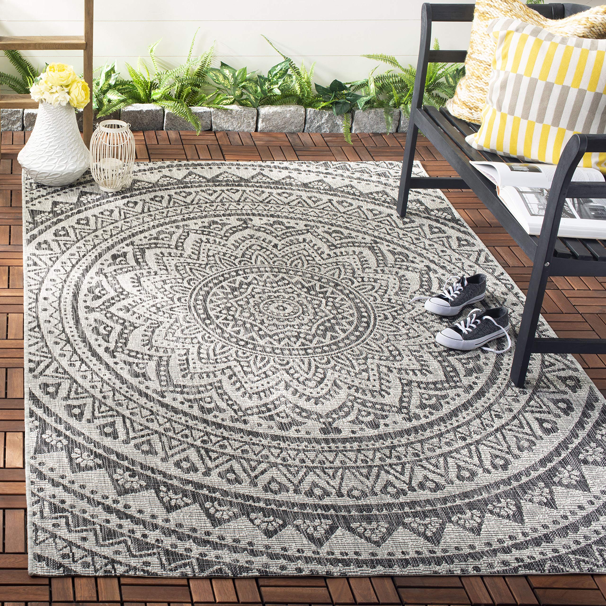 SAFAVIEH Washable Rug Outdoor Courtyard Collection - 2'7" x 5', Light Grey & Black, Non-Shedding & Easy Cleaning, Ideal for Patio, Backyard, Mudroom (