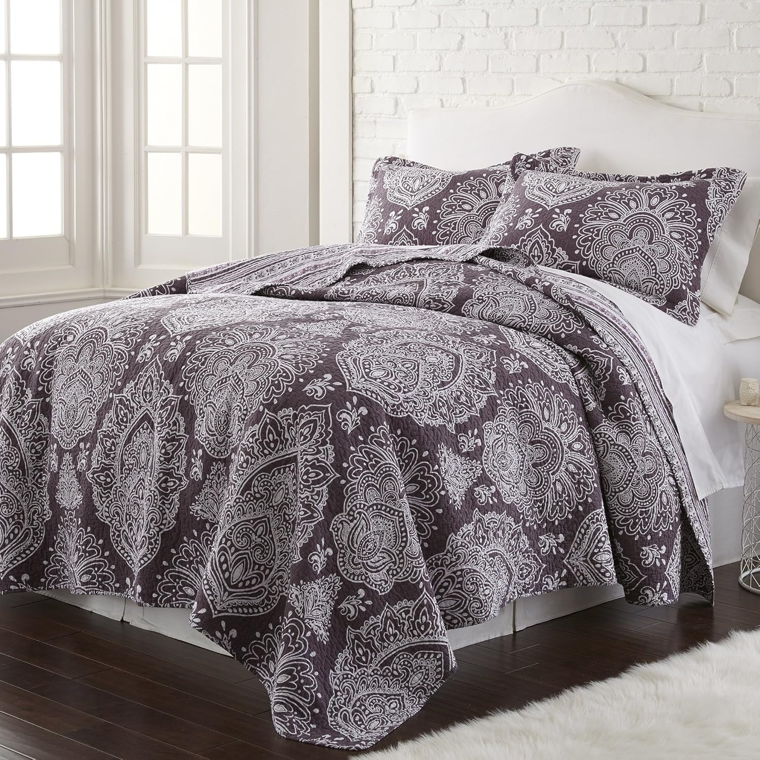 3 Piece King, Modern EyeCatching Classic Damask Pattern
