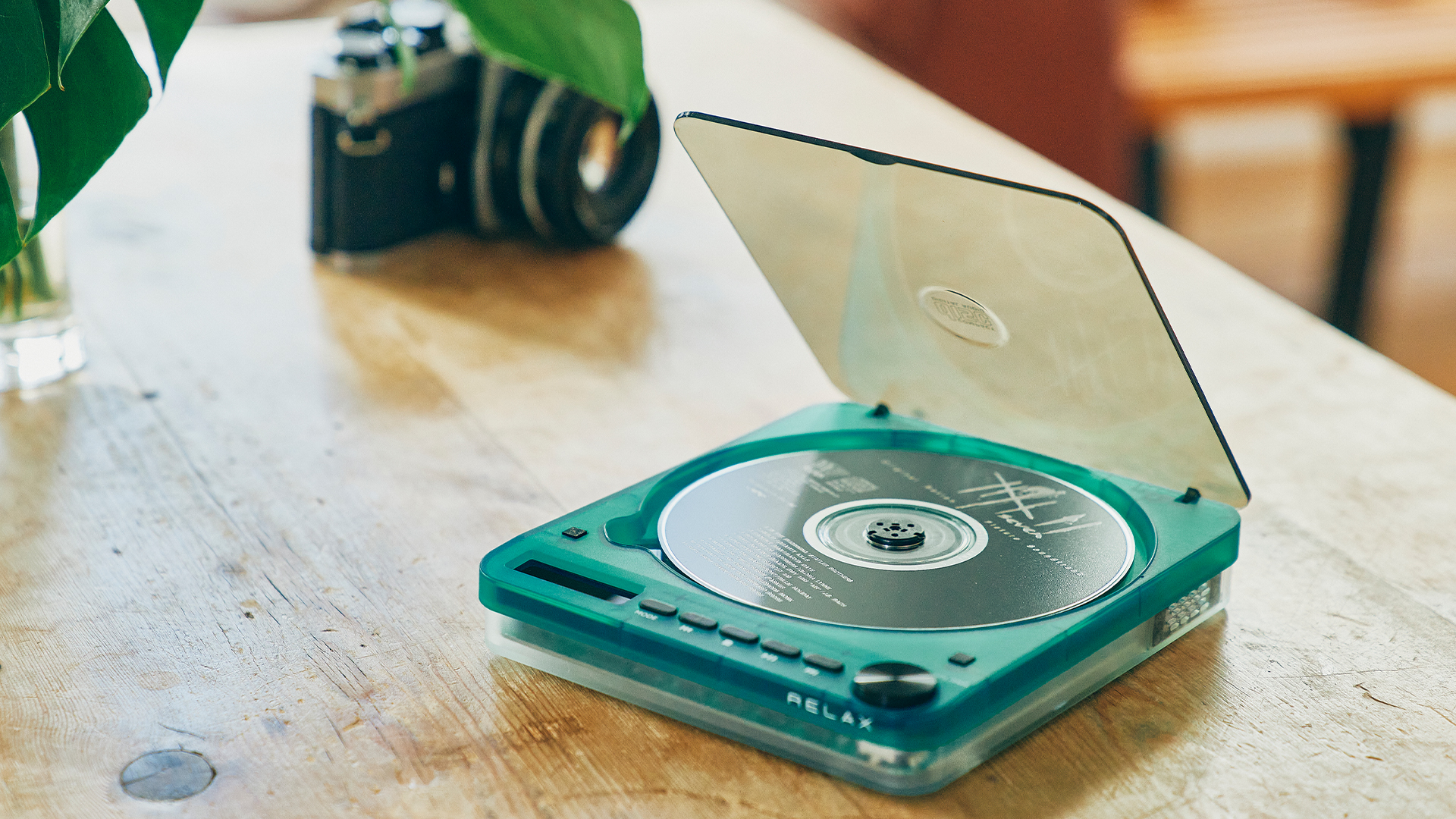 RELAX ピクセルチューンズ レトロ CDプレーヤー レトロフューチャーなBluetooth対応CDプレーヤー「RELAX PIXEL TUNES