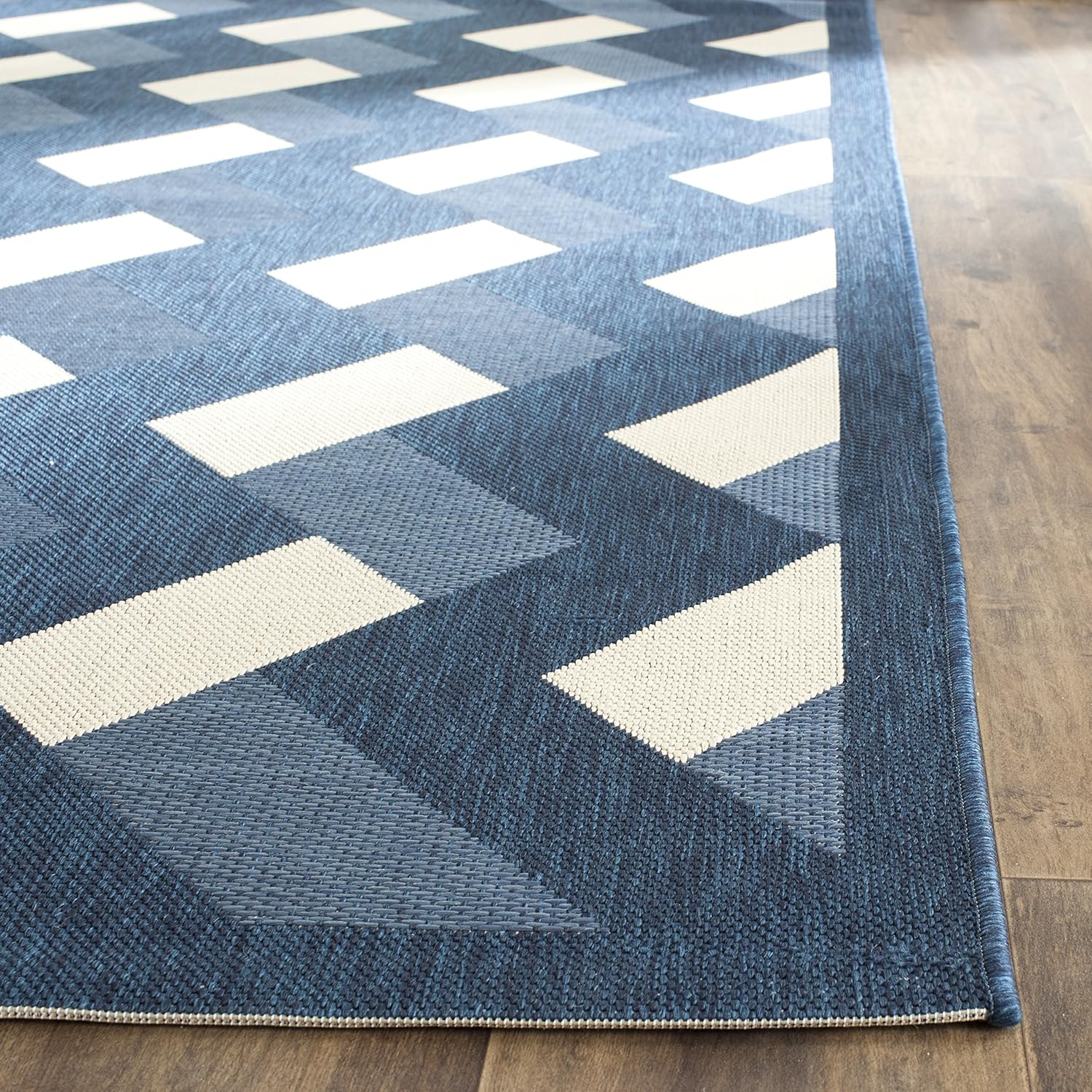 SAFAVIEH Courtyard Collection 5'3" x 7'7" Navy/Beige CY7430 Indoor/ Outdoor Waterproof Easy Cleaning Patio Backyard Mudroom Area Rug