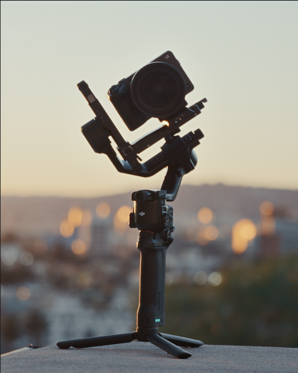 Amazon | DJI RS 5 Canon/Sony/Panasonic/Nikon/Fujifilmカメラ用