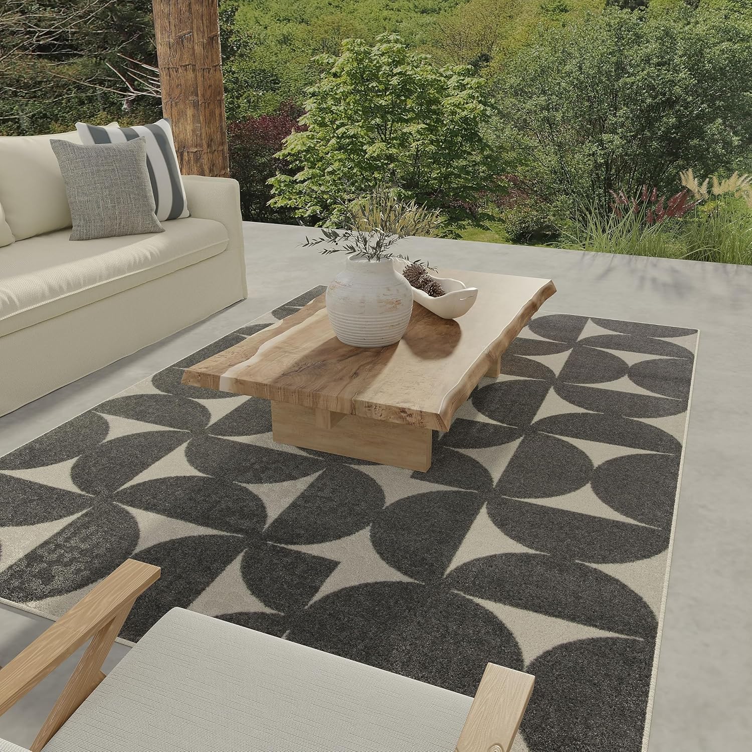 Tecopa Sevella 4' x 6' Grey Geometric Indoor/Outdoor Area Rug