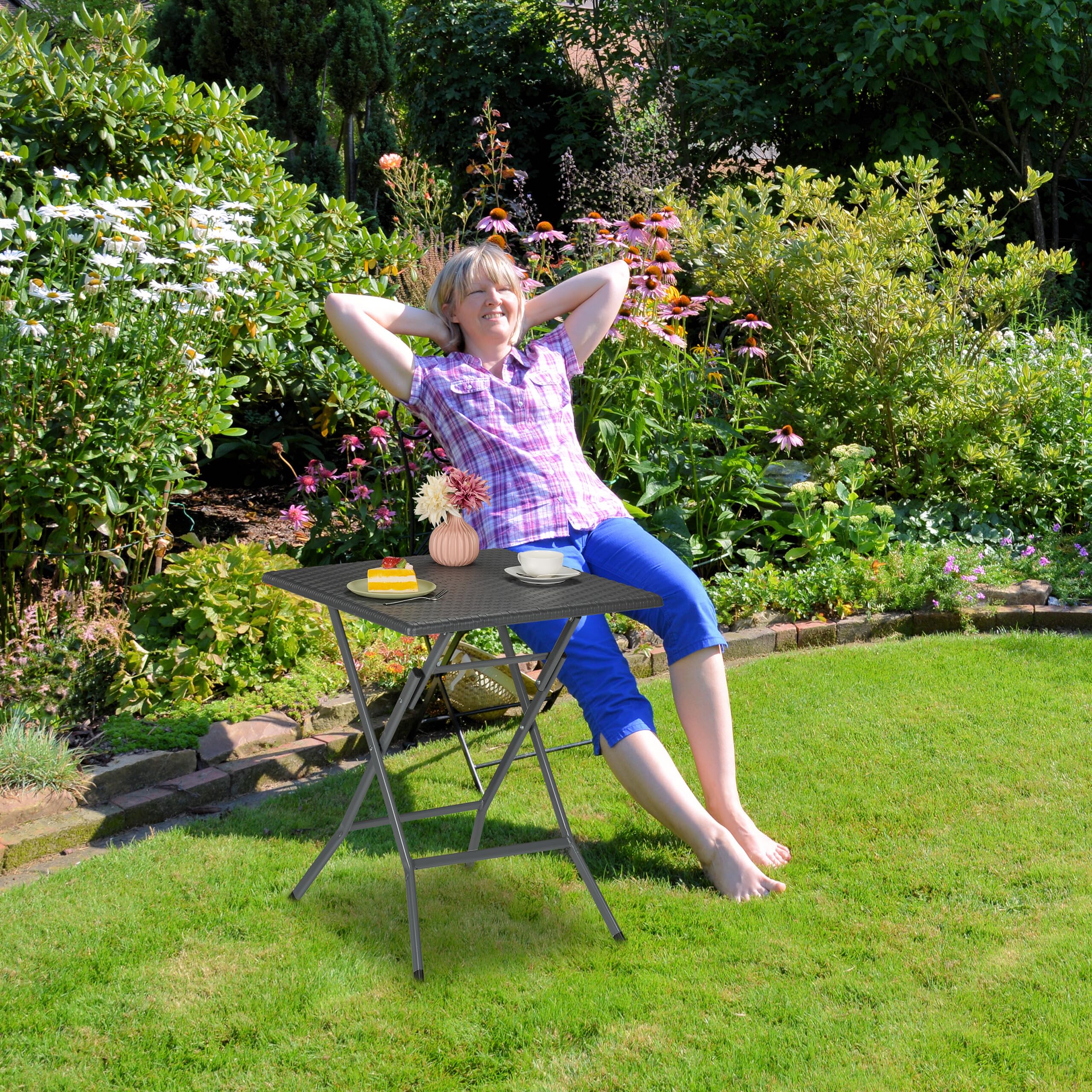 Relaxdays Gartentisch, klappbar, HxBxT: 73 x 62 x 62 cm, Rattanoptik, Kunststoff, Stahl, wetterfester Balkontisch, grau