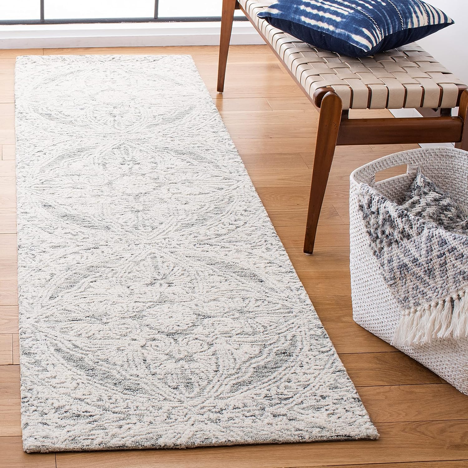 SAFAVIEH Metro Collection Runner Rug - 2'3" x 8', Natural & Light Grey, Handmade Wool, Ideal for High Traffic Areas in Living Room, Bedroom (MET802F)