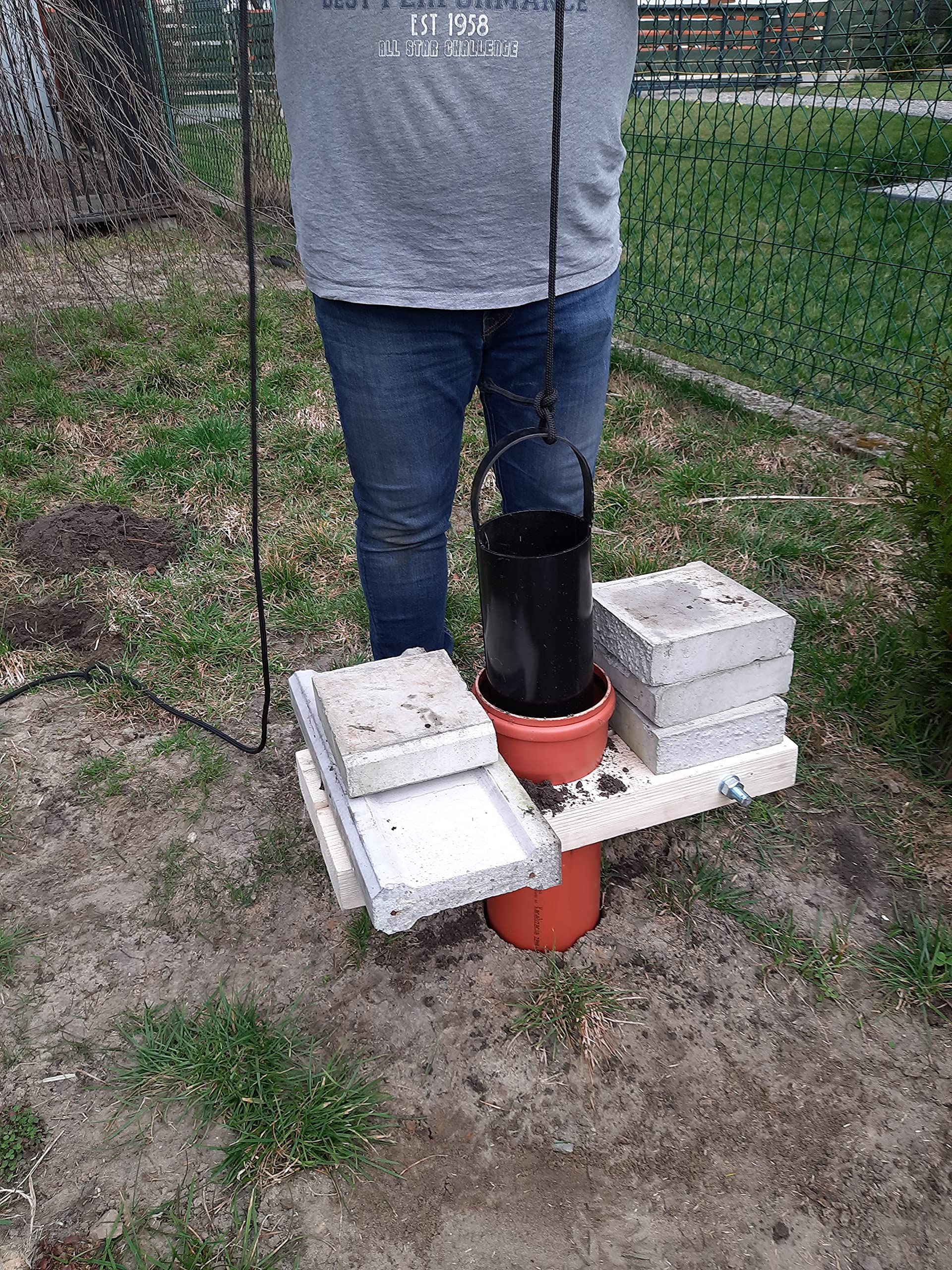 EIN Set zum Selbstbau eines Brunnens, Bohrlochtiefe bis zu Metern, Neue Technologie, Plunscher und Holzzange | - Verlängerungen und Bohren Sie | Werkzeuge für den Garten (Holzzange 160/ Plunscher 90)