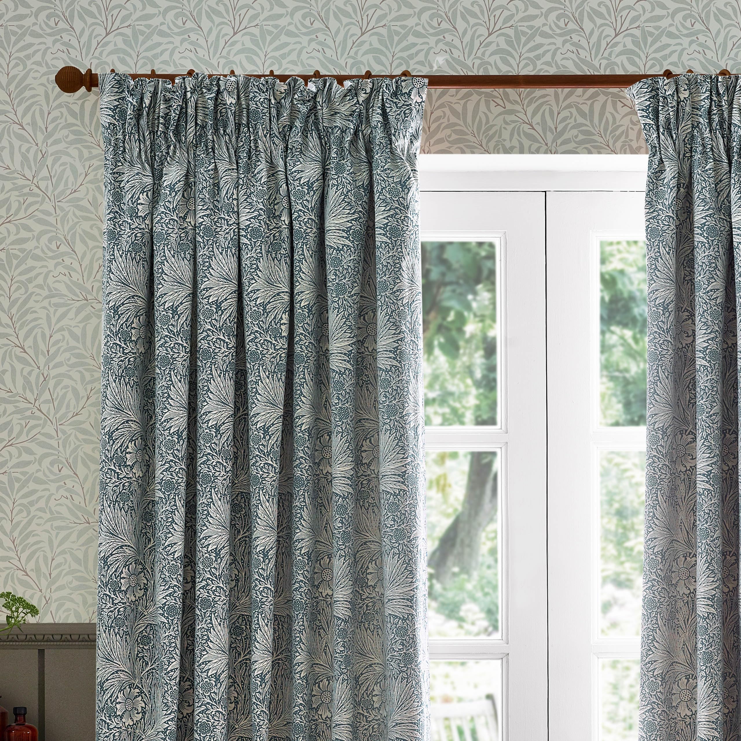 Morris&Co. Marigold Pencil Pleat Curtain Pair - Jacquard Lined Floral Heritage Drapes (Indigo - 168x183cm) - Image 3