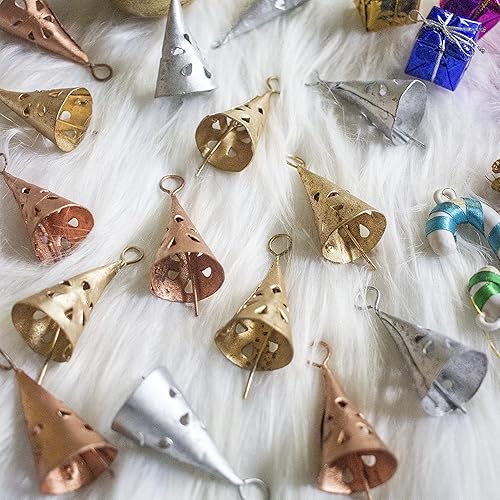 Vista 6 de DIYANA IMPEX Campanas de hojalata indias vintage, campanas rústicas vintage de cascabel, campanas de vaca, árbol de Navidad, manualidades