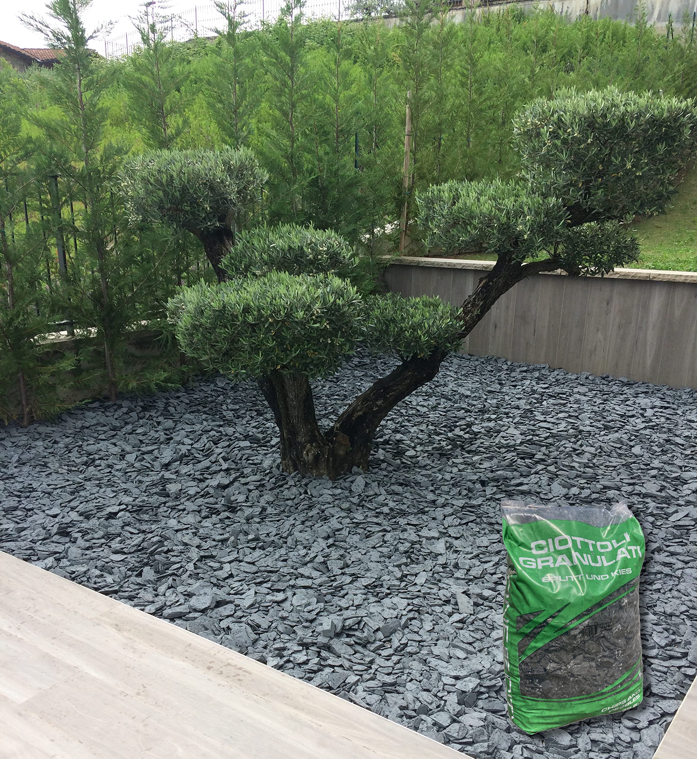 Sassi Ciottoli di Ardesia Nera Decorativa in Scaglie da 30-80mm per Giardino Vasi e Aiuole Confezione 25kg, Nero