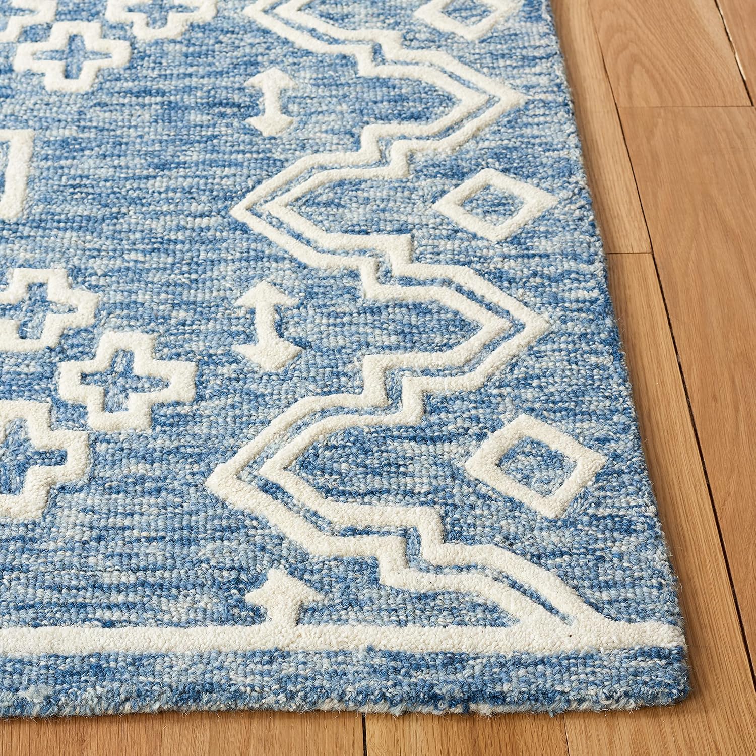 Handmade Blue and Ivory Tufted Wool Round Rug