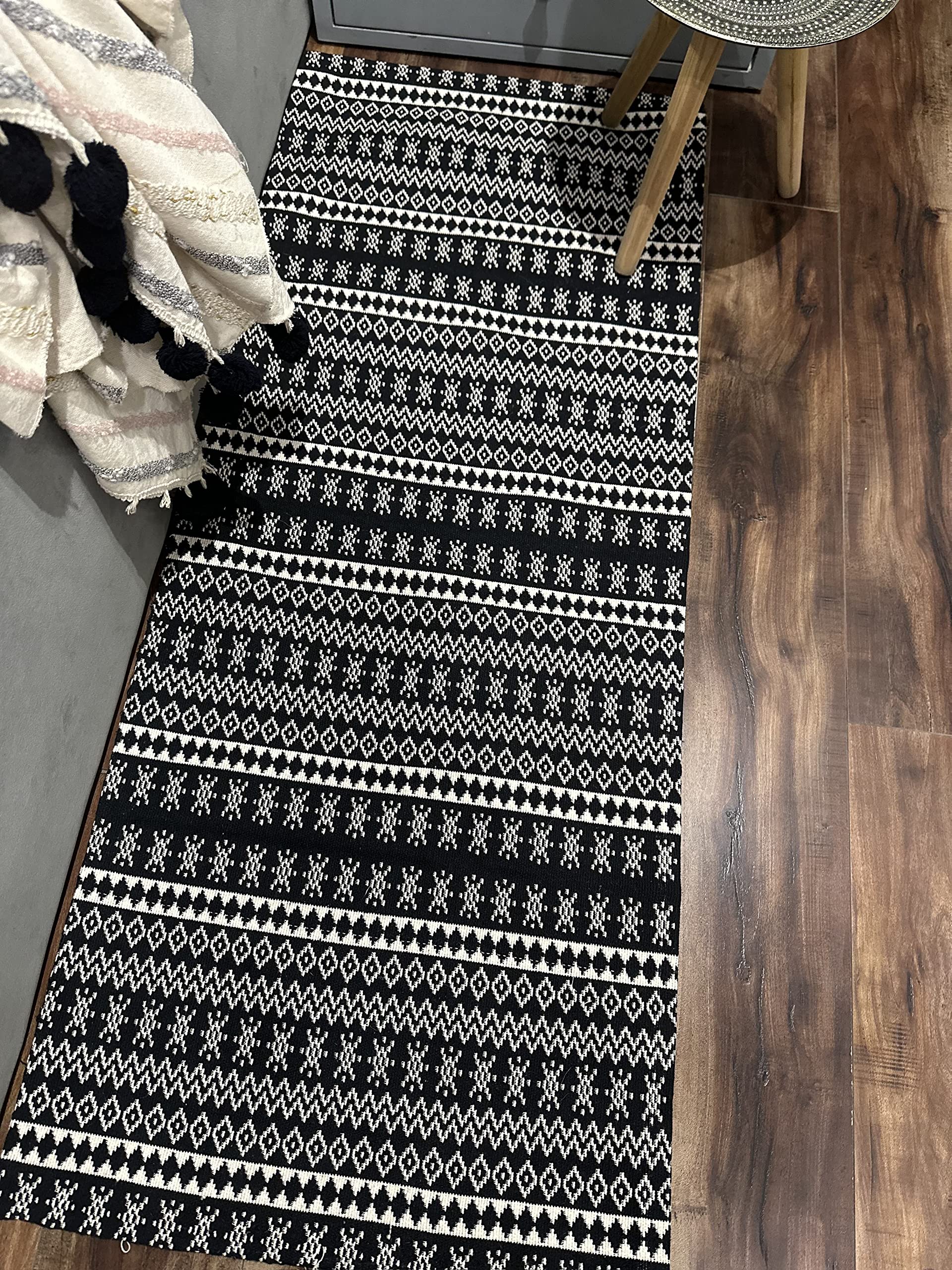 AWARD VELVETS Jacquard Bedside Runner Rug | Carpet | Mat – Cotton & Viscose, 55x140 cm, White & Black, Soft Bedroom Carpet for Home Décor (B0BVZF3SDQ) Amazon Price History, Amazon Price Tracker