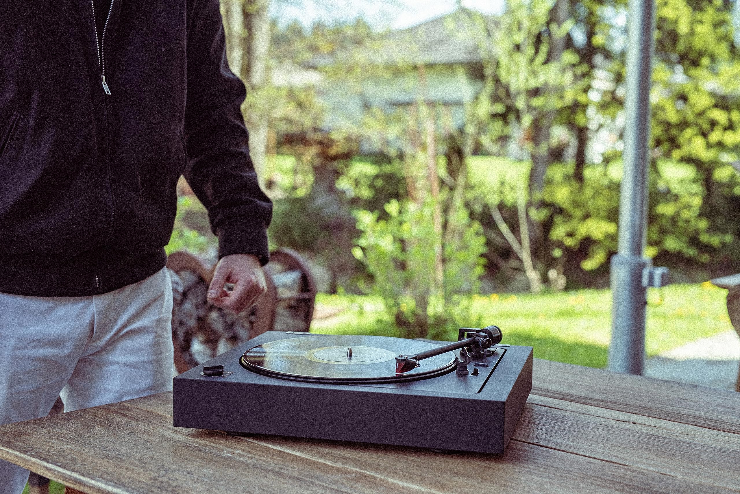 Pro-Ject A2, w pełni automatyczny gramofon Sub-Chassis z 2M Red, czarny