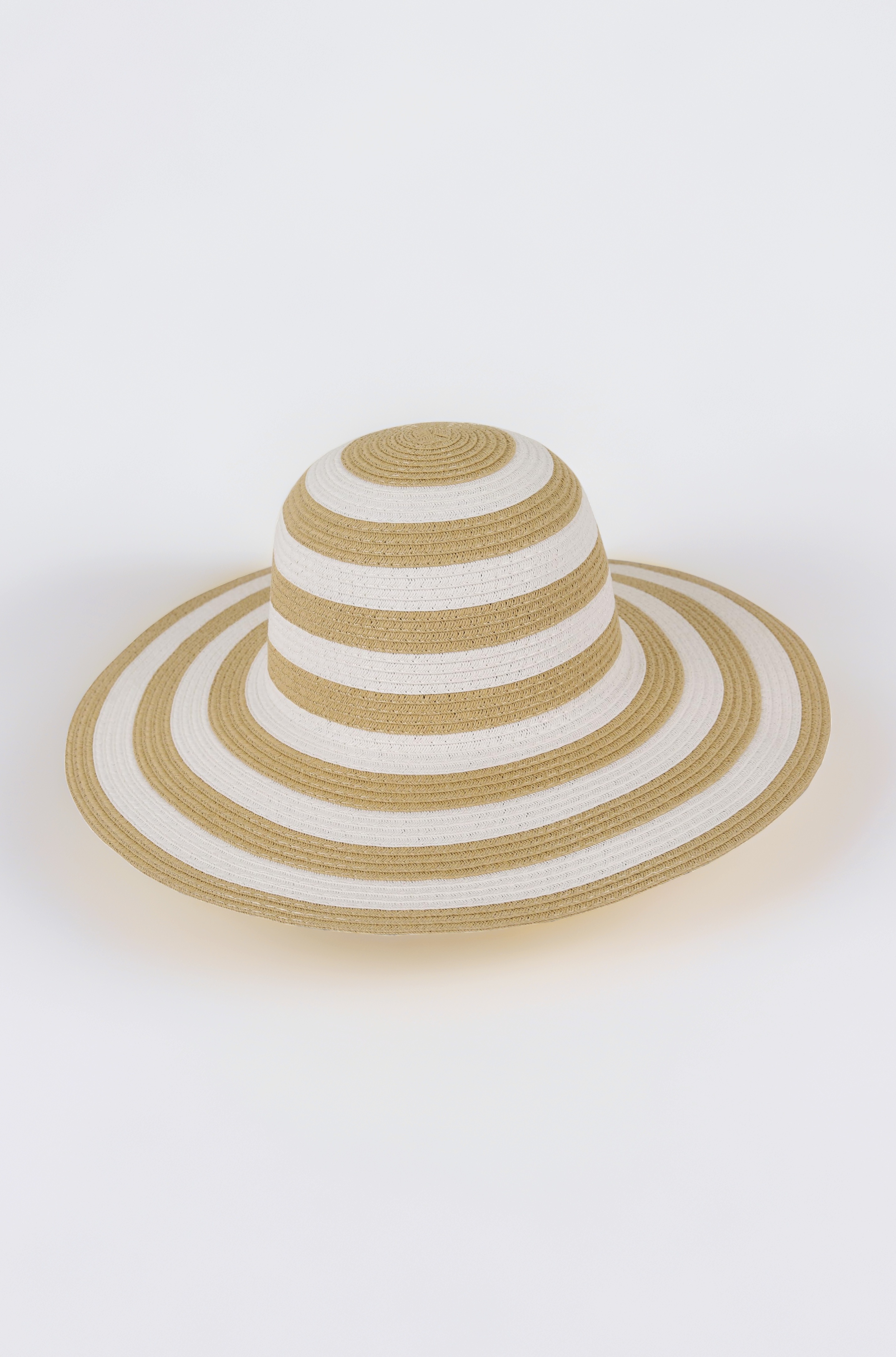 - Chic Foldable Women's Sun Hat - Stylish Wide Brim Beach Cap for Summer Sun Protection - Packable and Versatile! for Poolside Lounging or Beach Escapes - Fashionable Yet Functional Headwear
