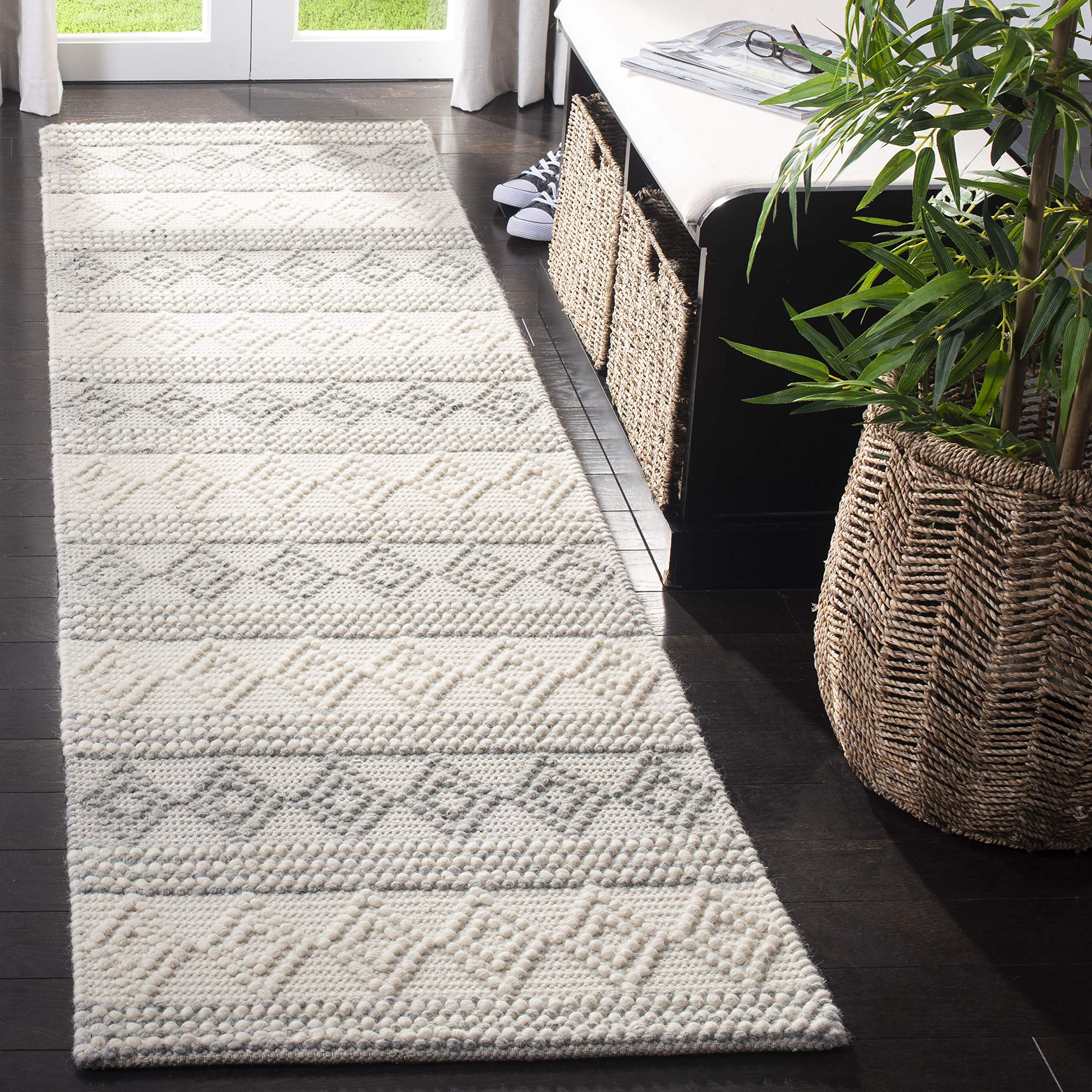 SAFAVIEH Natura Collection Runner Rug - 2' x 6', Grey & Ivory, Handmade Moroccan Boho Tribal Wool & Cotton, Ideal for High Traffic Areas in Living Room, Bedroom (NAT750F)