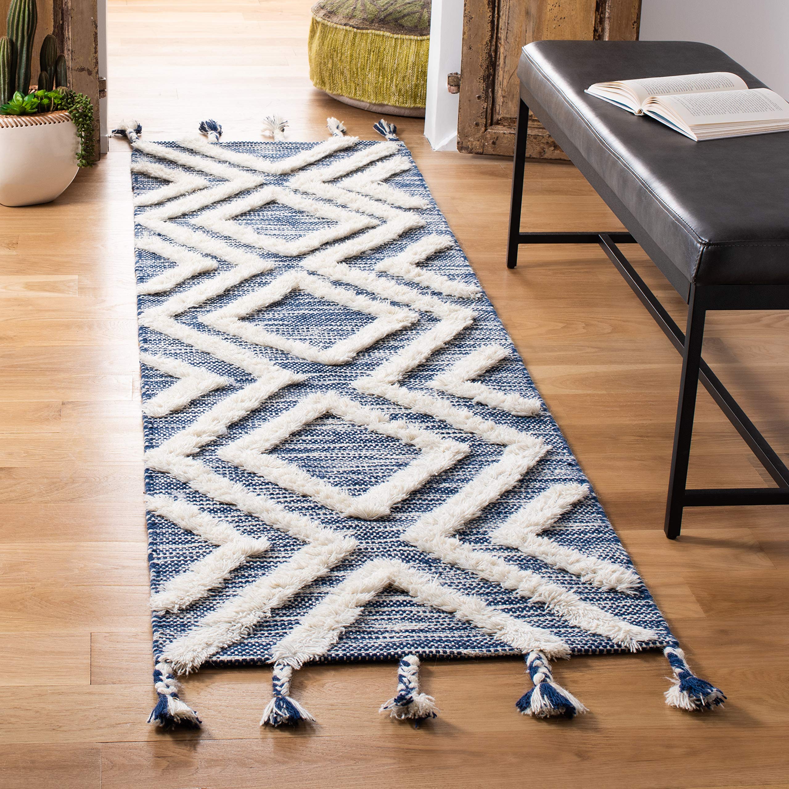 SAFAVIEH Kenya Collection Runner Rug - 2'3