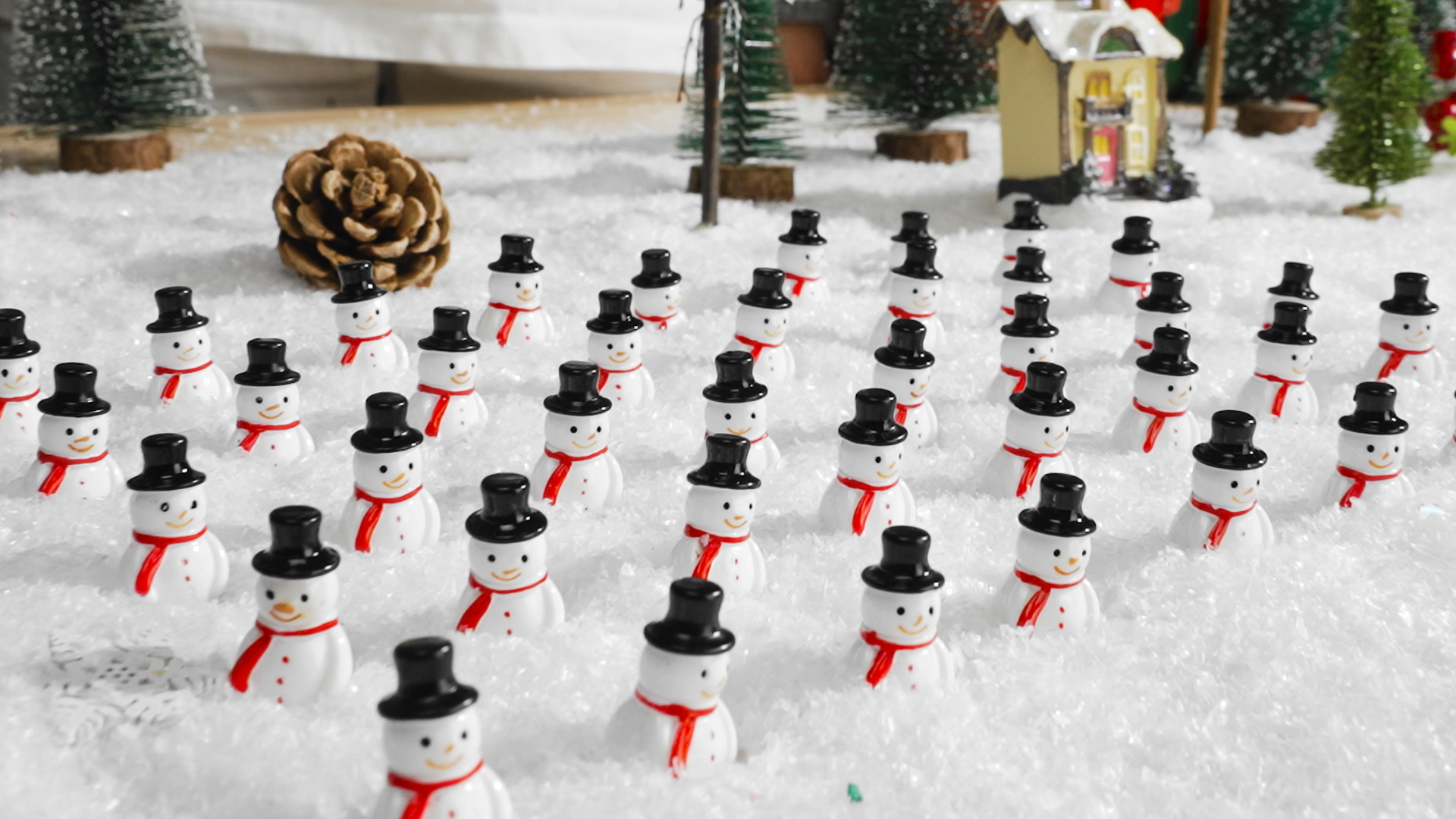 Amazon.com: Liliful 100 Pcs Winter Mini Snowman Figurines