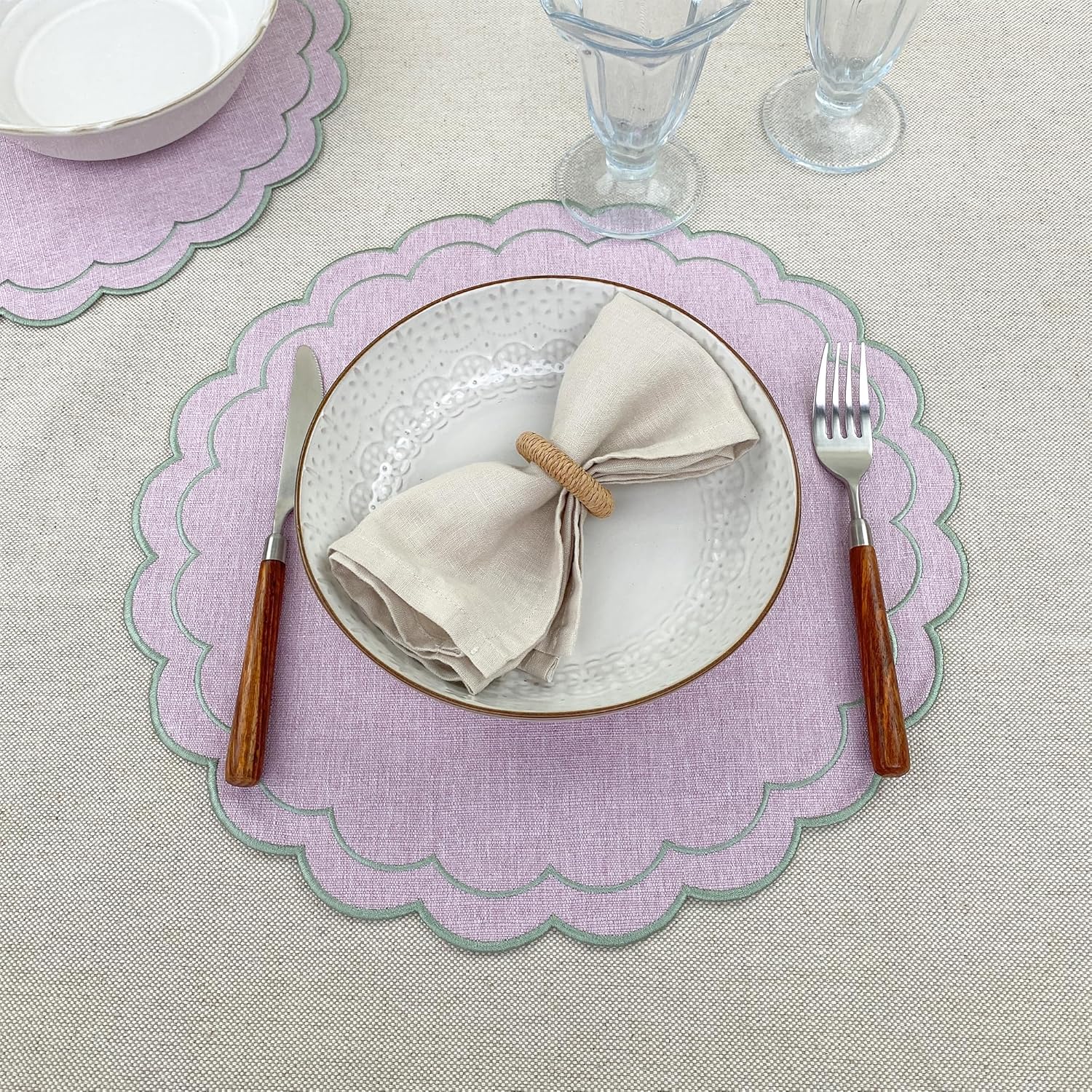 Linen Cotton Placemats Set of 4 Scalloped Flower Embroidery Place Mats 15'' Natural Linen Texture Fabric Machine Washable Table Mats for Restaurant Kitchen,Table Decor(Lilac)