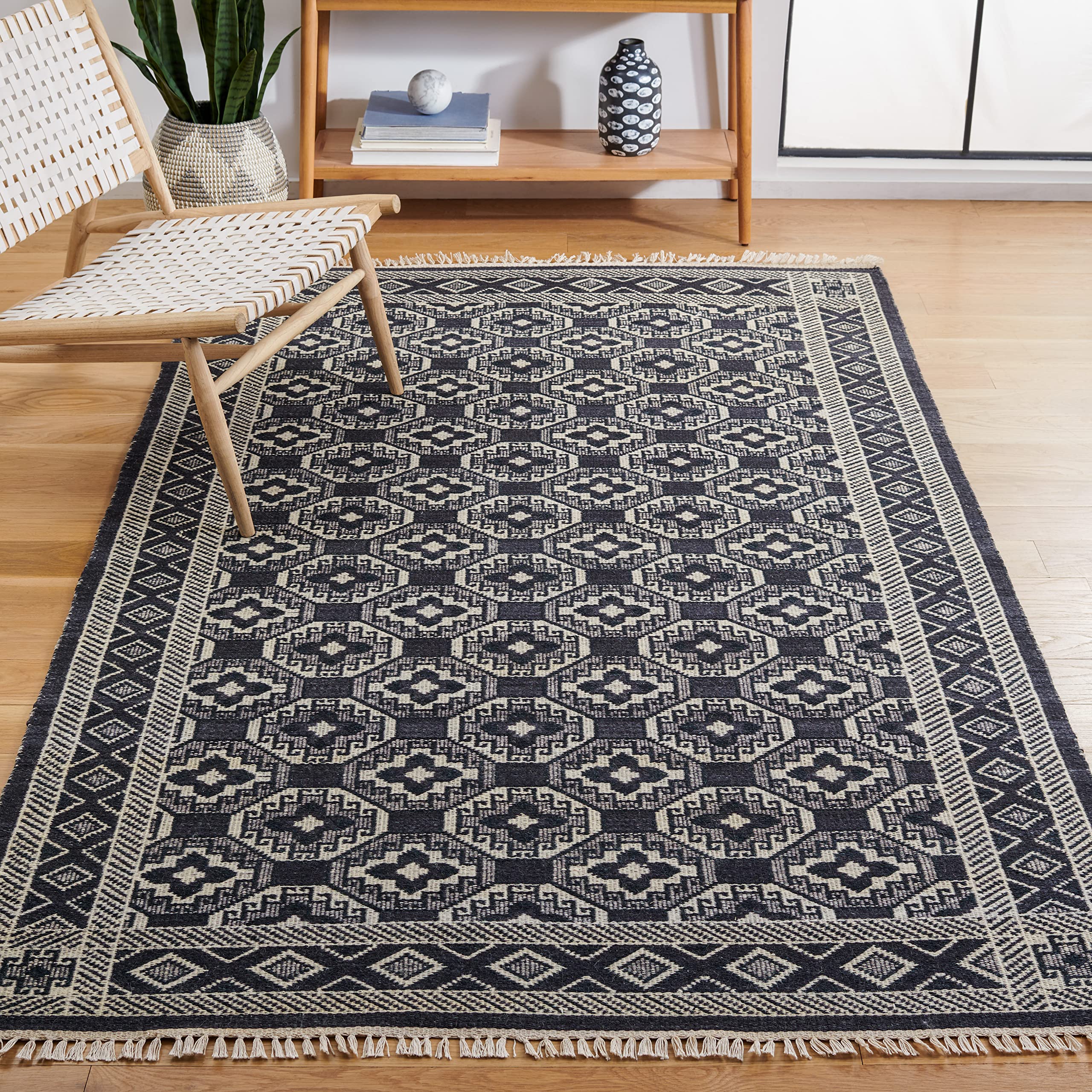 SAFAVIEH Kilim Collection Accent Rug - 3' x 5', Black & Ivory, Handmade Flat Weave Boho Fringe Wool, Ideal for High Traffic Areas in Entryway, Living Room, Bedroom (KLM728Z)