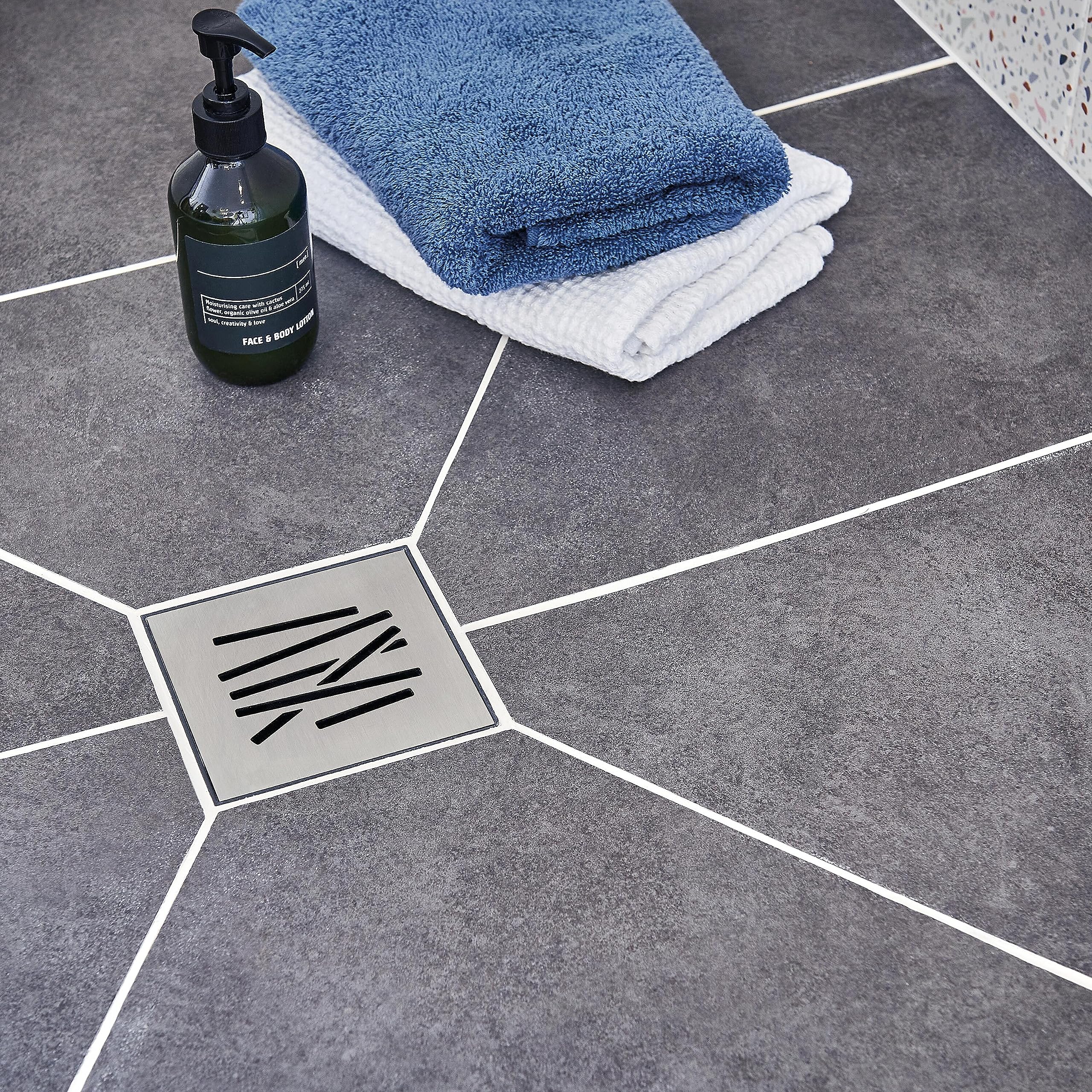 Wirquin 30723966 Bonde à chaper Slim extra plate avec platine et bâche d'étanchéité, gris