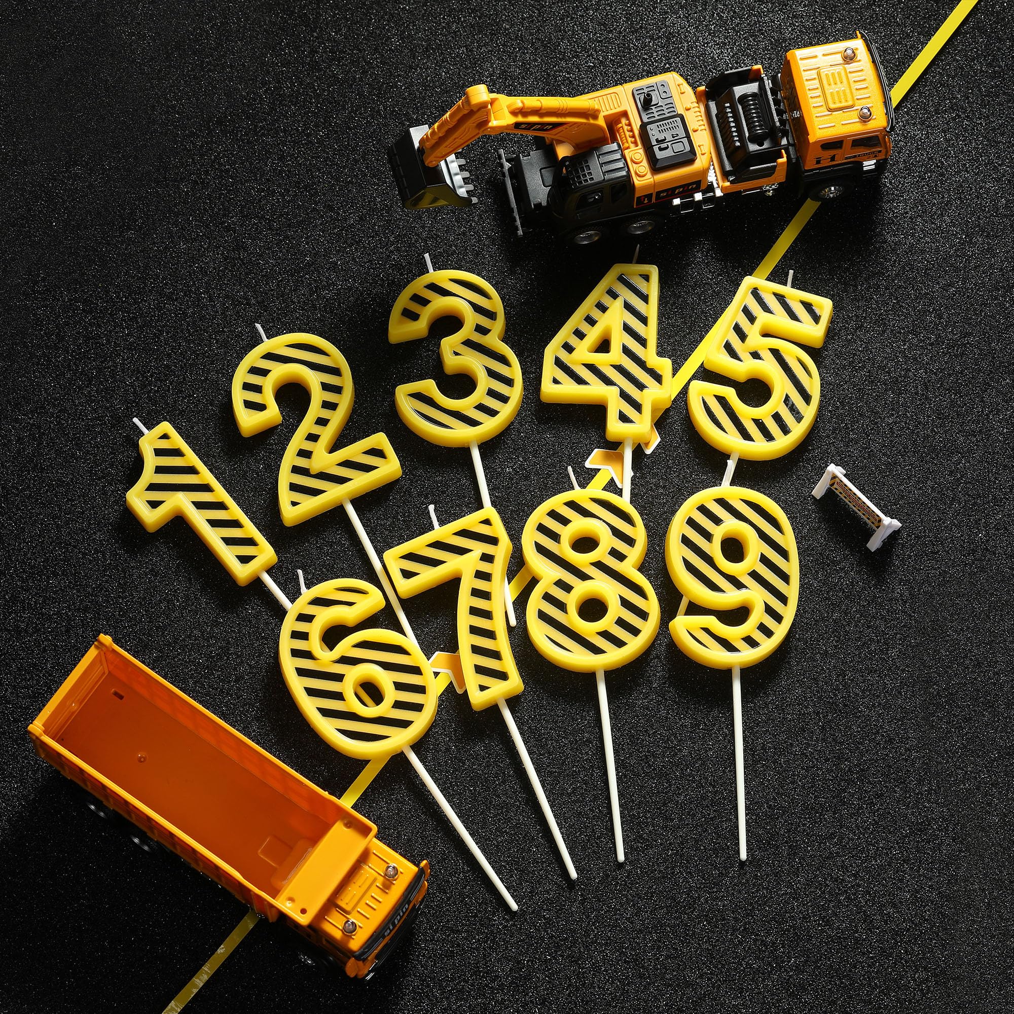 PHD CAKE 7,9 cm Zahl 3 Bau-Geburtstagskerzen, gelbe und weiße Streifen Zahlenkerzen, Kuchenzahlenkerzen, Partyfeier