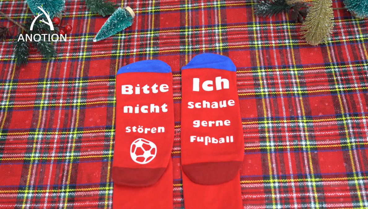 Fußball Socken Mit Spruch - Bitte Nicht Stören Ich Schaue Fußball