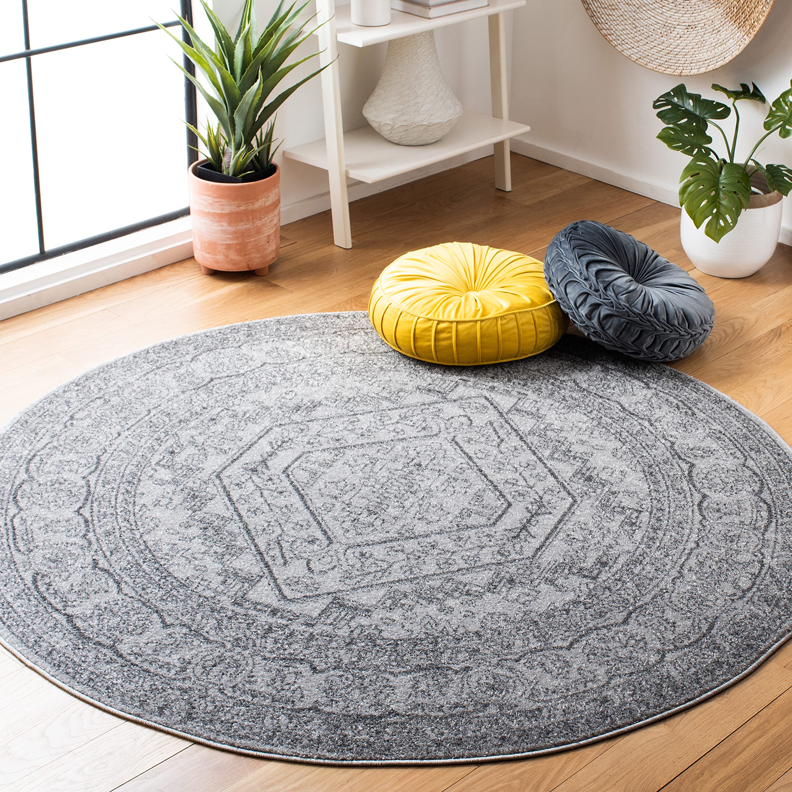 SAFAVIEH Adirondack Collection Area Rug - 4' Round, Light Grey & Dark Grey, Oriental Medallion Design, Non-Shedding & Easy to Clean, Ideal for Living