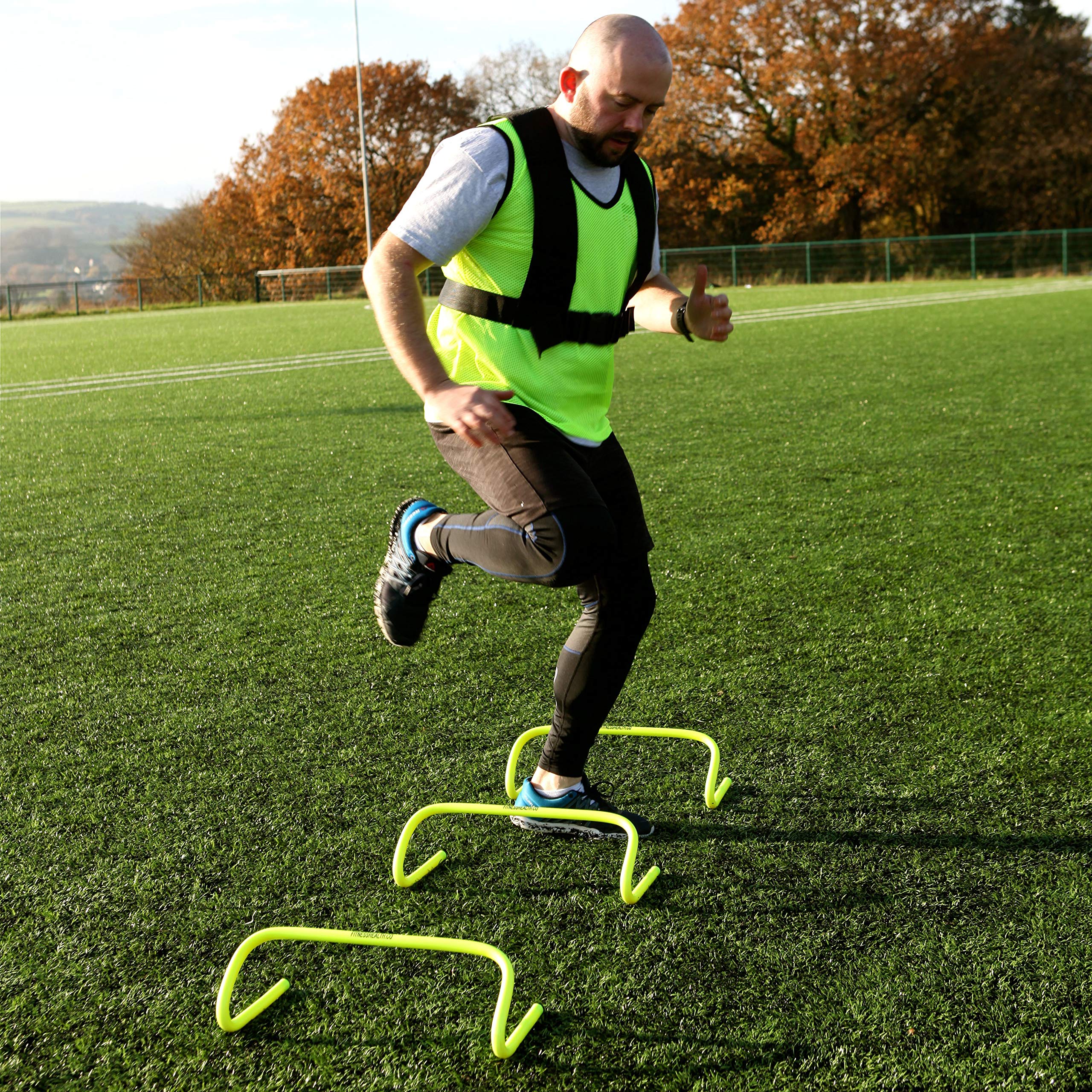 Équipement d'entraînement de football | Bâtons de slalom | Arcs de passage | Échelle de vitesse | Cônes de marquage | Haies | Entraîneur de coup de pied | Filet de transport de football | Planche