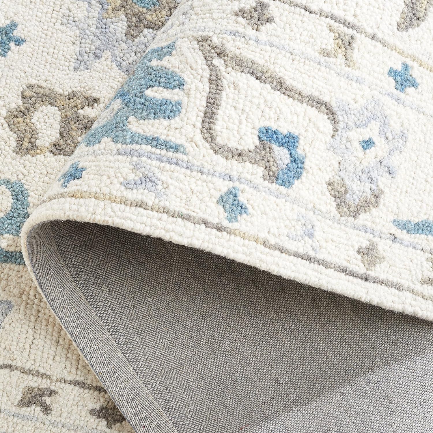 Ivory and Blue Handmade Wool Floral 3' x 5' Area Rug