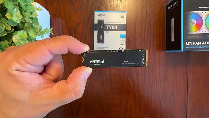 内蔵型SSD Crucial T700 PRO 2TB NVMe Gen5 SSD crucial-ssd-t700-top.png