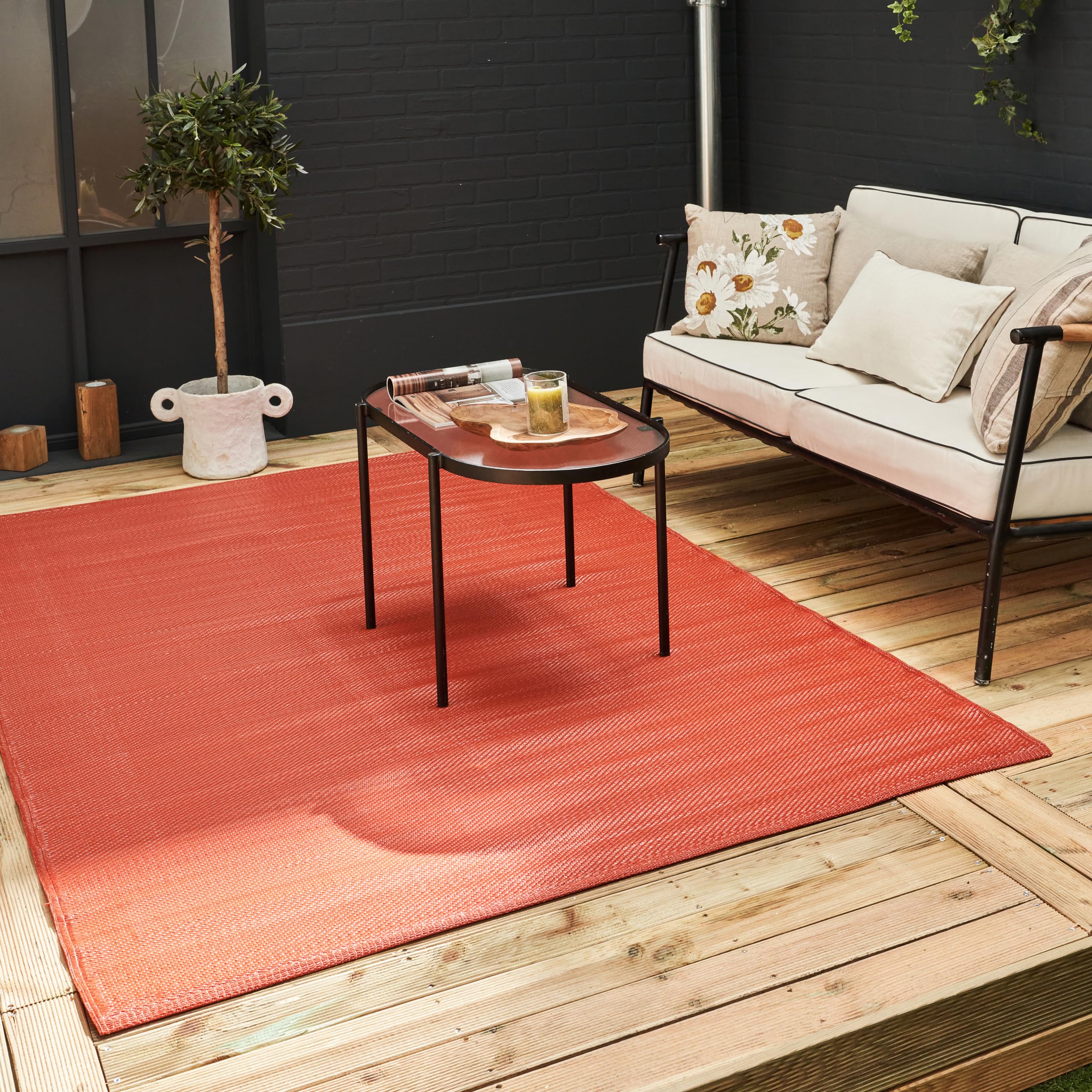 THE RUGS Urban Collection Outdoor Rug - Easy to Clean, Waterproof Plastic Outdoor Rugs for Garden, Patio, Balcony, Camping - Contemporary Plastic Straw Rug - Mono Terra, 150x220cm