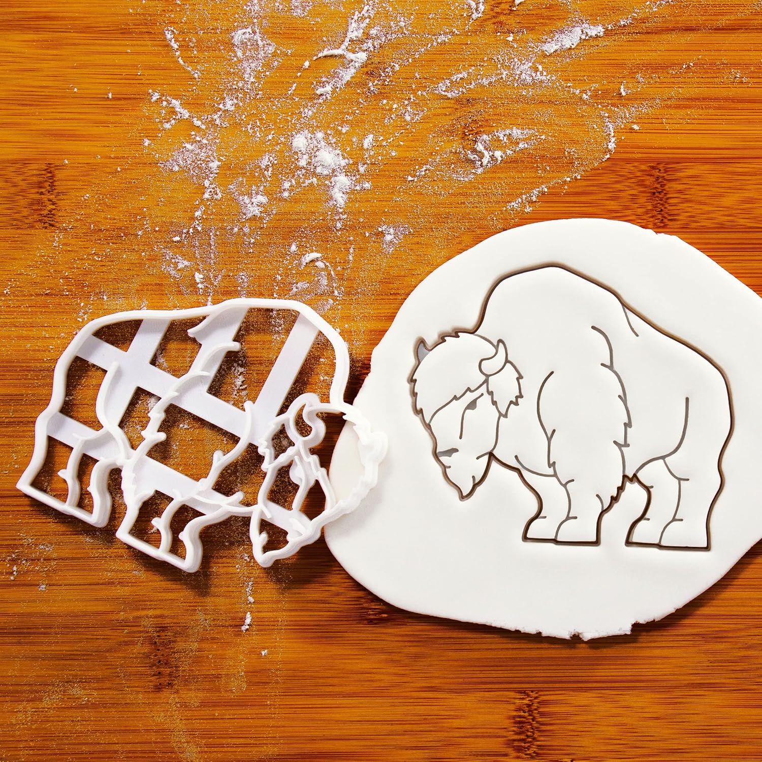 Set of 2 Wood Bison cookie cutters, 2 pieces - Bakerlogy