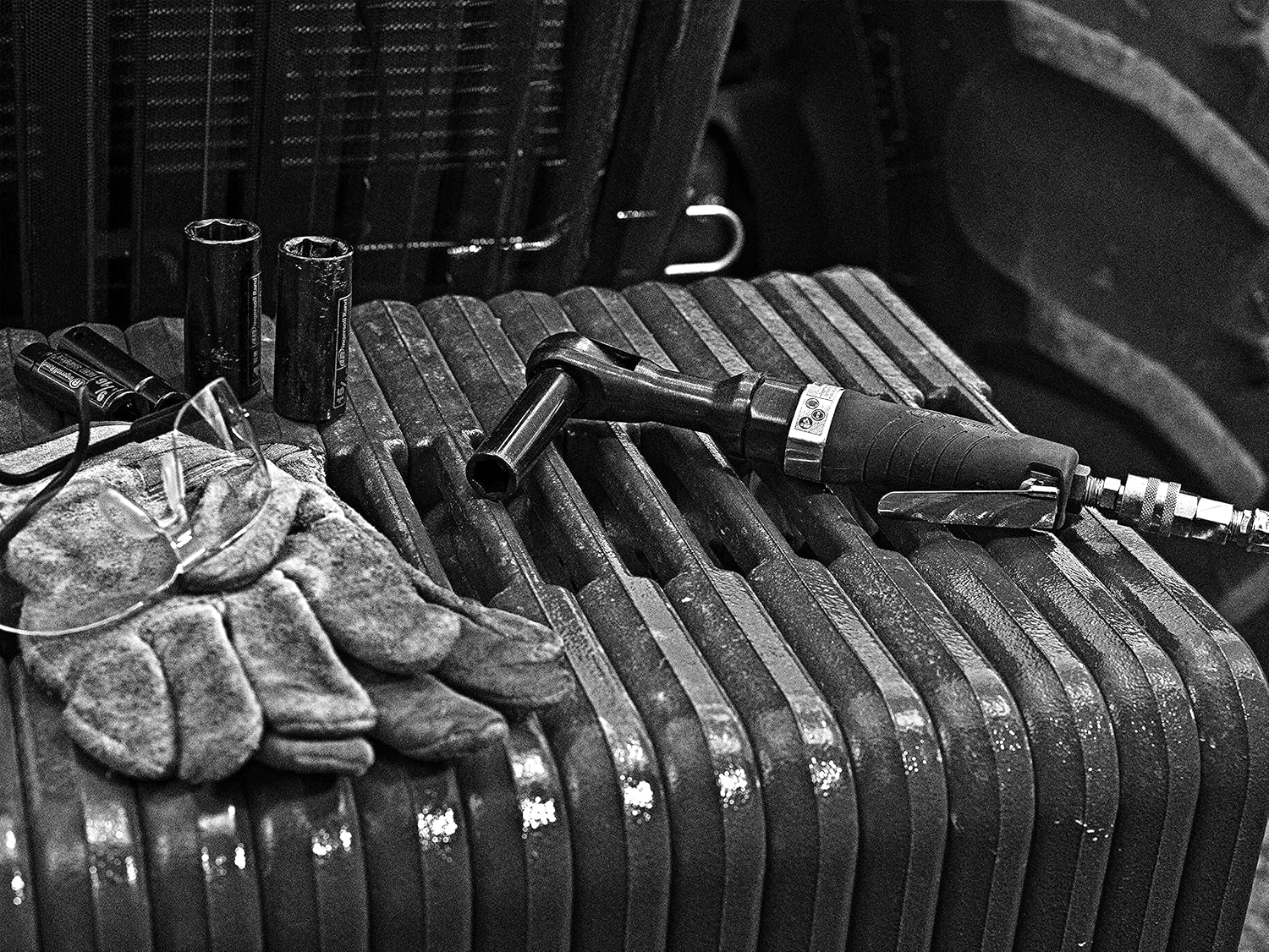 Ingersoll Rand 1770G 1/2" Edge Series Drive Air Ratchet Wrench, 55 ft-lbs Max Torque Output, 170 RPM, Comfort Grip, Compact, Lightweight, Black