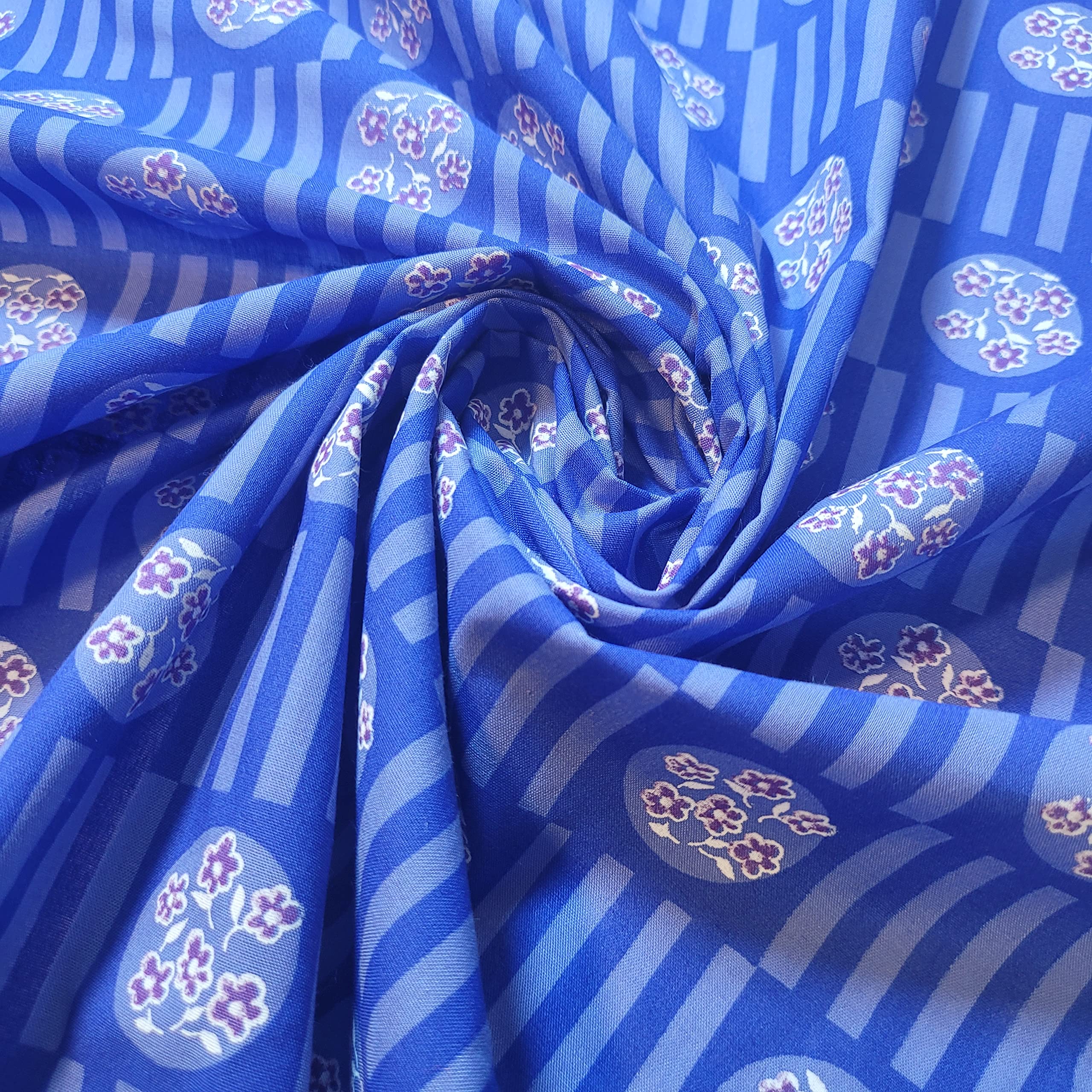 100% Cotton Vintage Novelty Floral Dress Material Craft Quilting Fabric - Perfect for Sewing Projects and Dress Making - Cotton Fabric by The Metre Clearance 44" (Blue Block Flower 2)